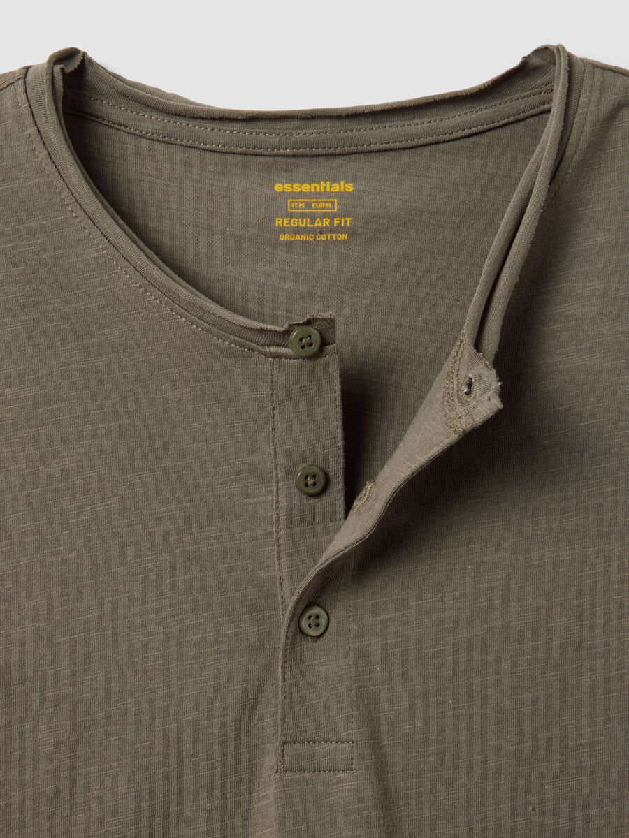 Green pure cotton t-shirt with seraph neckline, regular fit_5