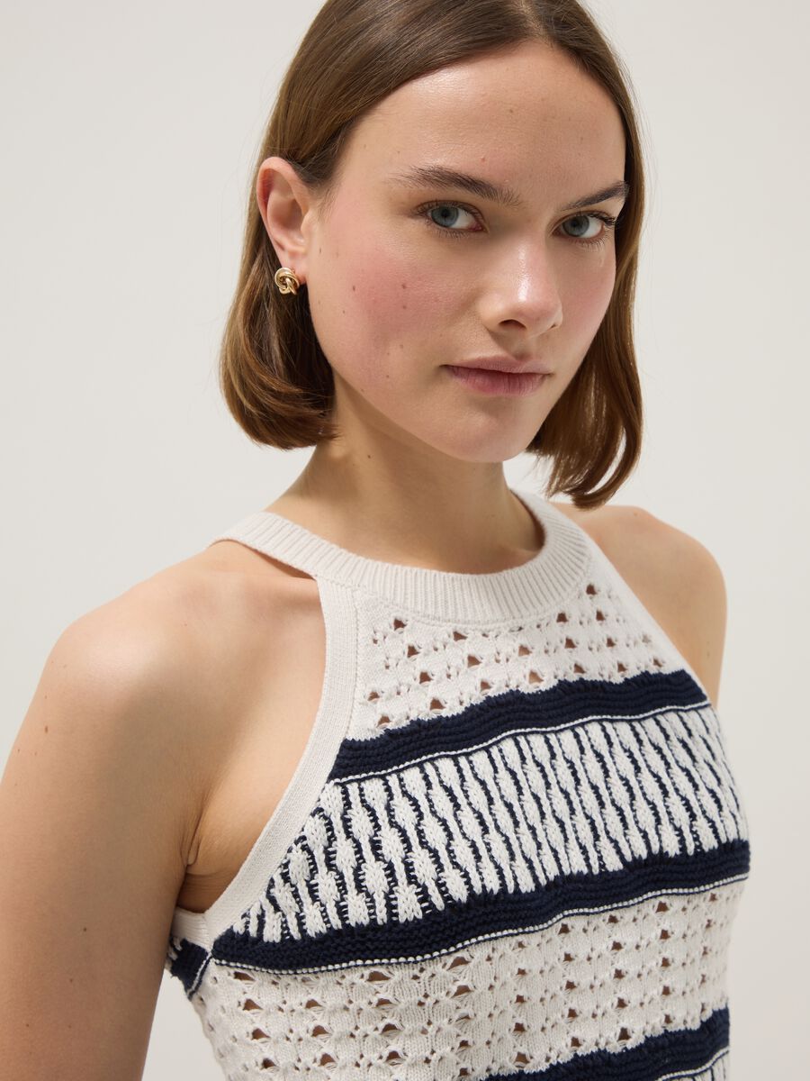 &Sigma;&tau;&epsilon;&nu;ό &gamma;&iota;&lambda;έ&kappa;&omicron; &alpha;&pi;ό &kappa;&alpha;&theta;&alpha;&rho;ό &beta;&alpha;&mu;&beta;ά&kappa;&iota; &mu;&epsilon; &pi;&omicron;&lambda;ύ&chi;&rho;&omega;&mu;&epsilon;&sigmaf; &rho;ί&gamma;&epsilon;&sigmaf; &kappa;&alpha;&iota; &upsilon;&phi;ή &pi;&lambda;έ&gamma;&mu;&alpha;&tau;&omicron;&sigmaf;_0