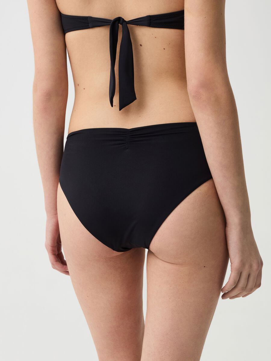 Braguita de bikini de cintura alta con aplicación étnica_2