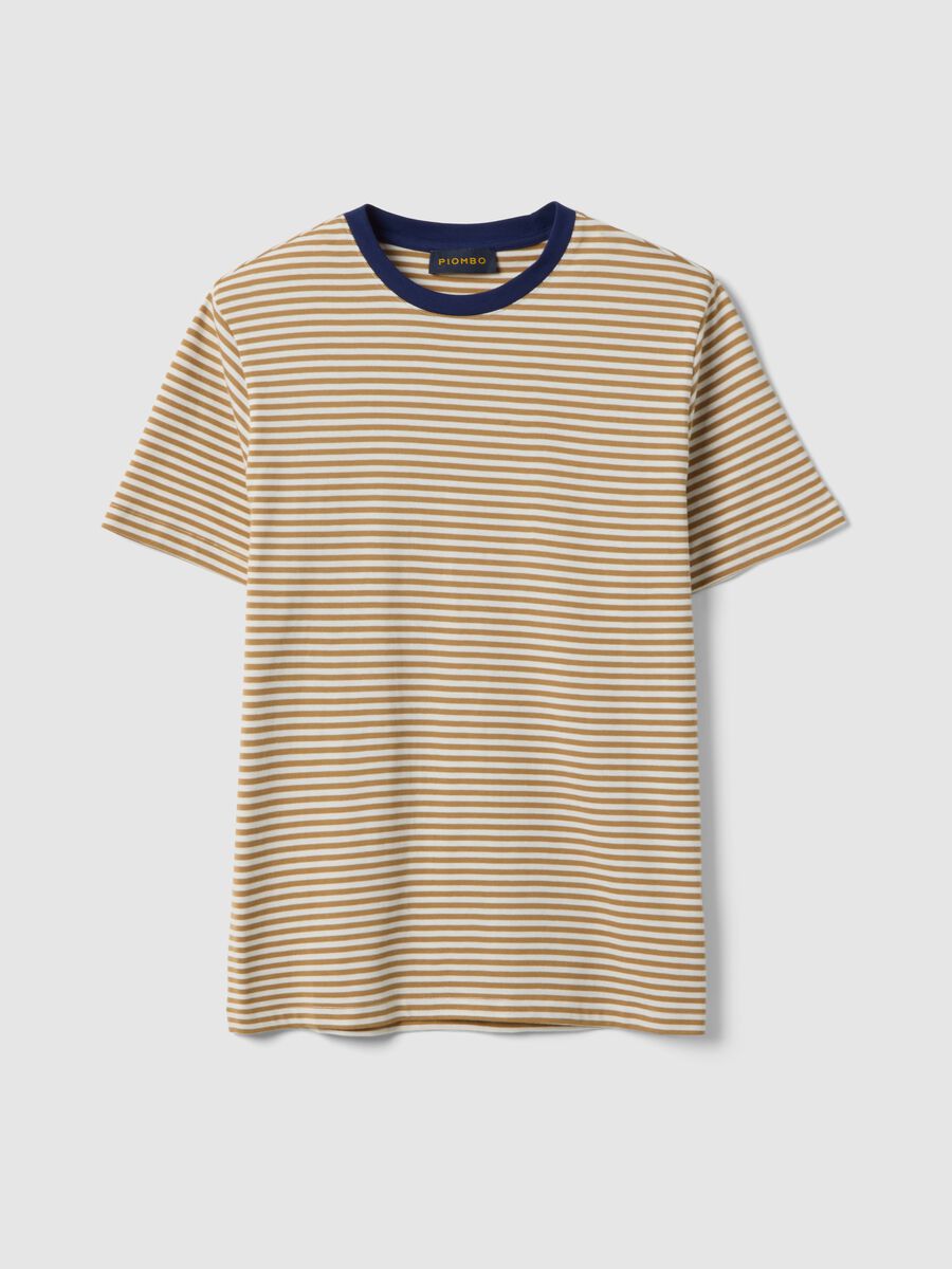 &Mu;&pi;&lambda;&omicron;&upsilon;&zeta;ά&kappa;&iota; &alpha;&pi;ό &kappa;&alpha;&theta;&alpha;&rho;ό &beta;&alpha;&mu;&beta;ά&kappa;&iota; &mu;&epsilon; &pi;&omicron;&lambda;ύ&chi;&rho;&omega;&mu;&epsilon;&sigmaf; &rho;ί&gamma;&epsilon;&sigmaf;, &kappa;&alpha;&nu;&omicron;&nu;&iota;&kappa;ή &epsilon;&phi;&alpha;&rho;&mu;&omicron;&gamma;ή_4