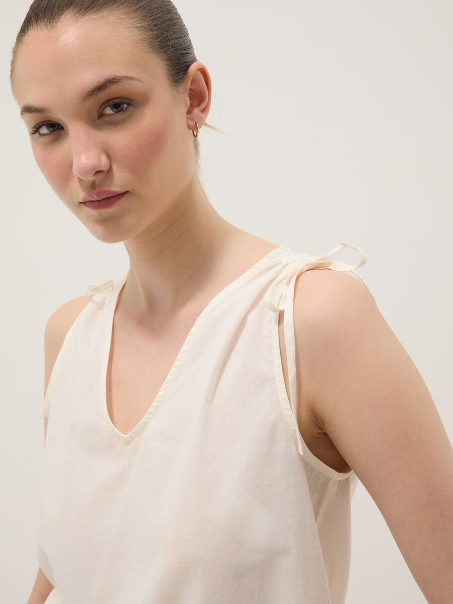 White pure cotton V-neck blouse_0