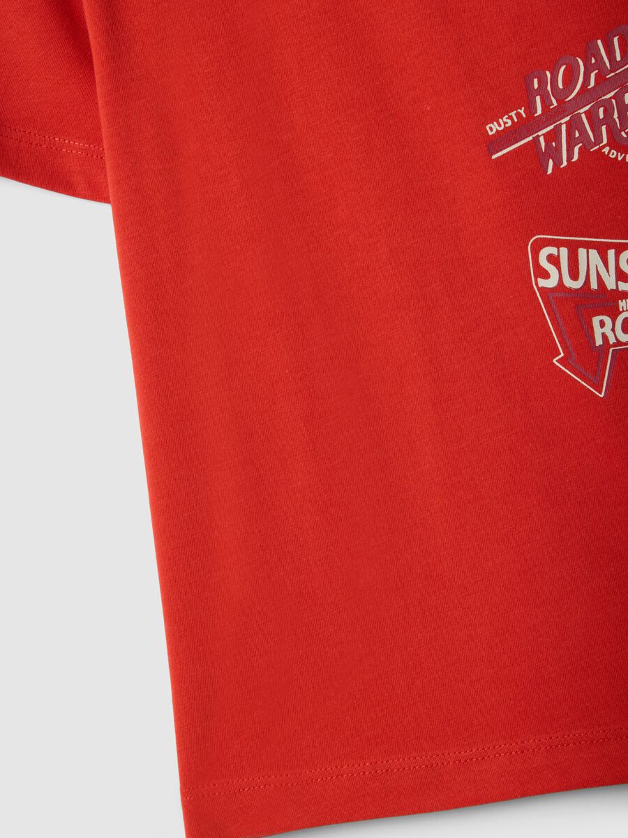 Boy's regular fit red pure cotton t-shirt with print_3