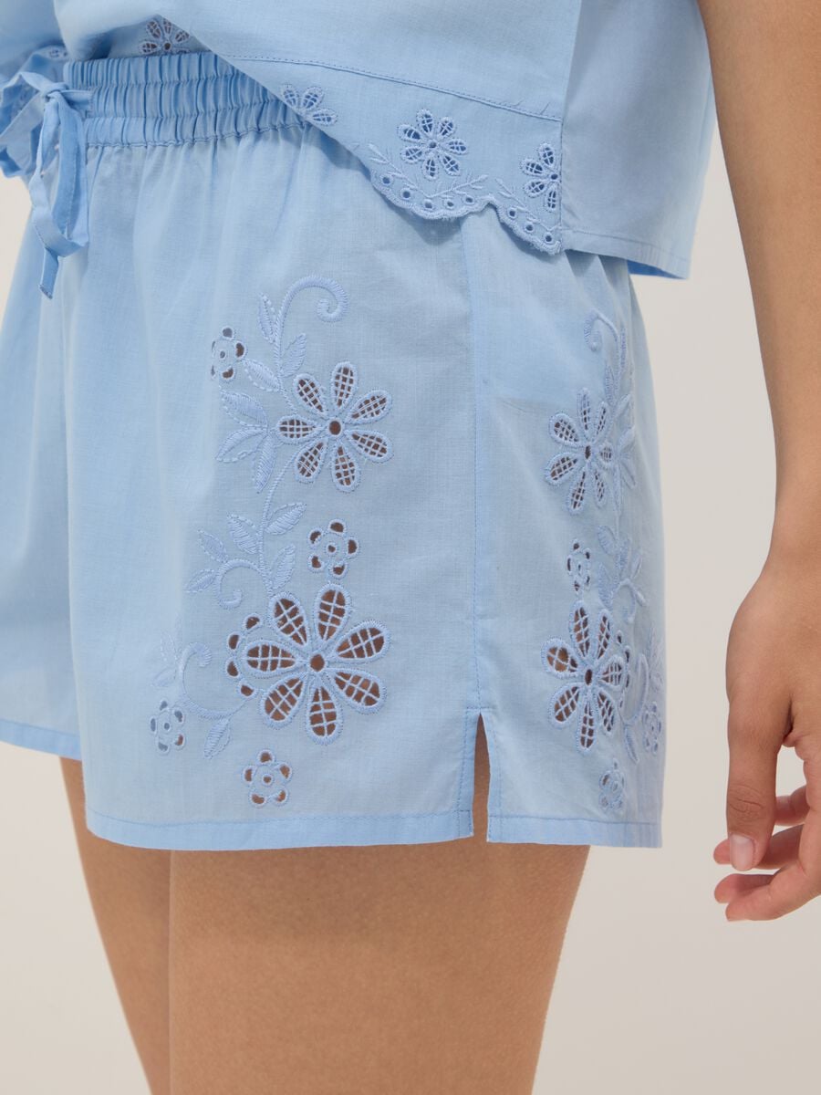 Cal&ccedil;&otilde;es de pijama azul-claro em algod&atilde;o org&acirc;nico com bordados_3