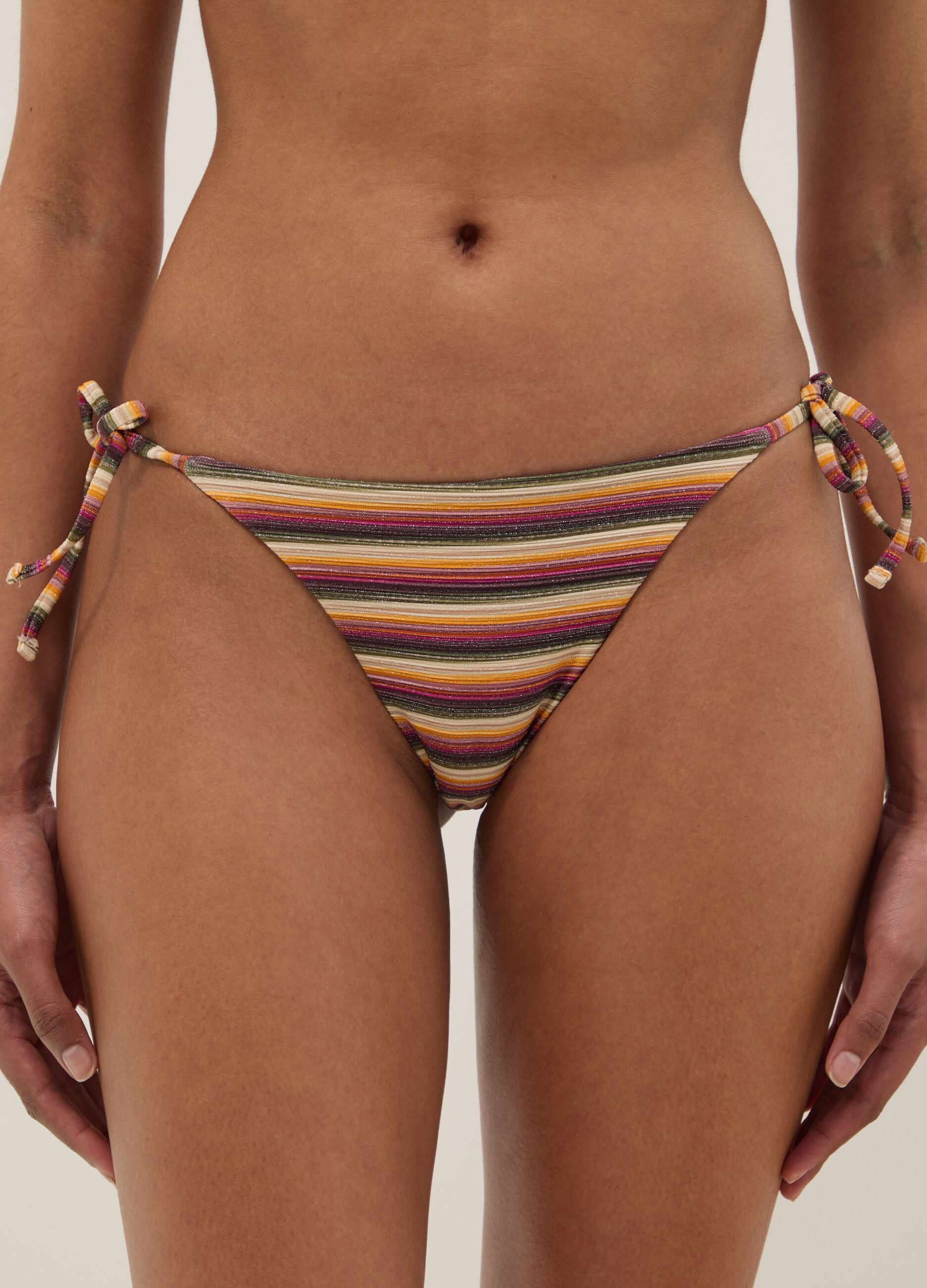 Mehrfarbig gestreifte Bikinihose aus Stretchmaterial