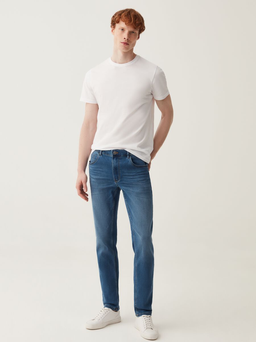 Slim-fit jeans with five pockets_3