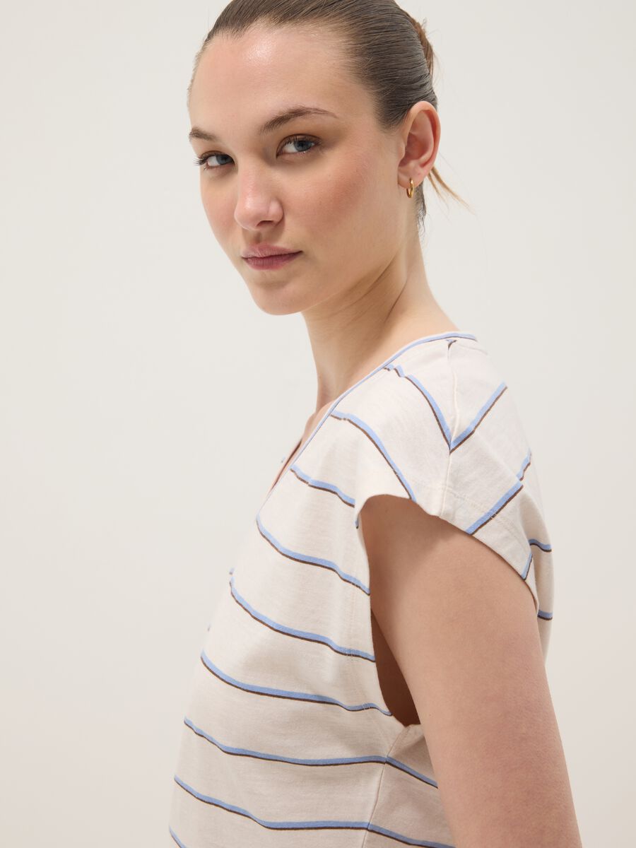 Camiseta beige de algod&oacute;n puro a rayas_0