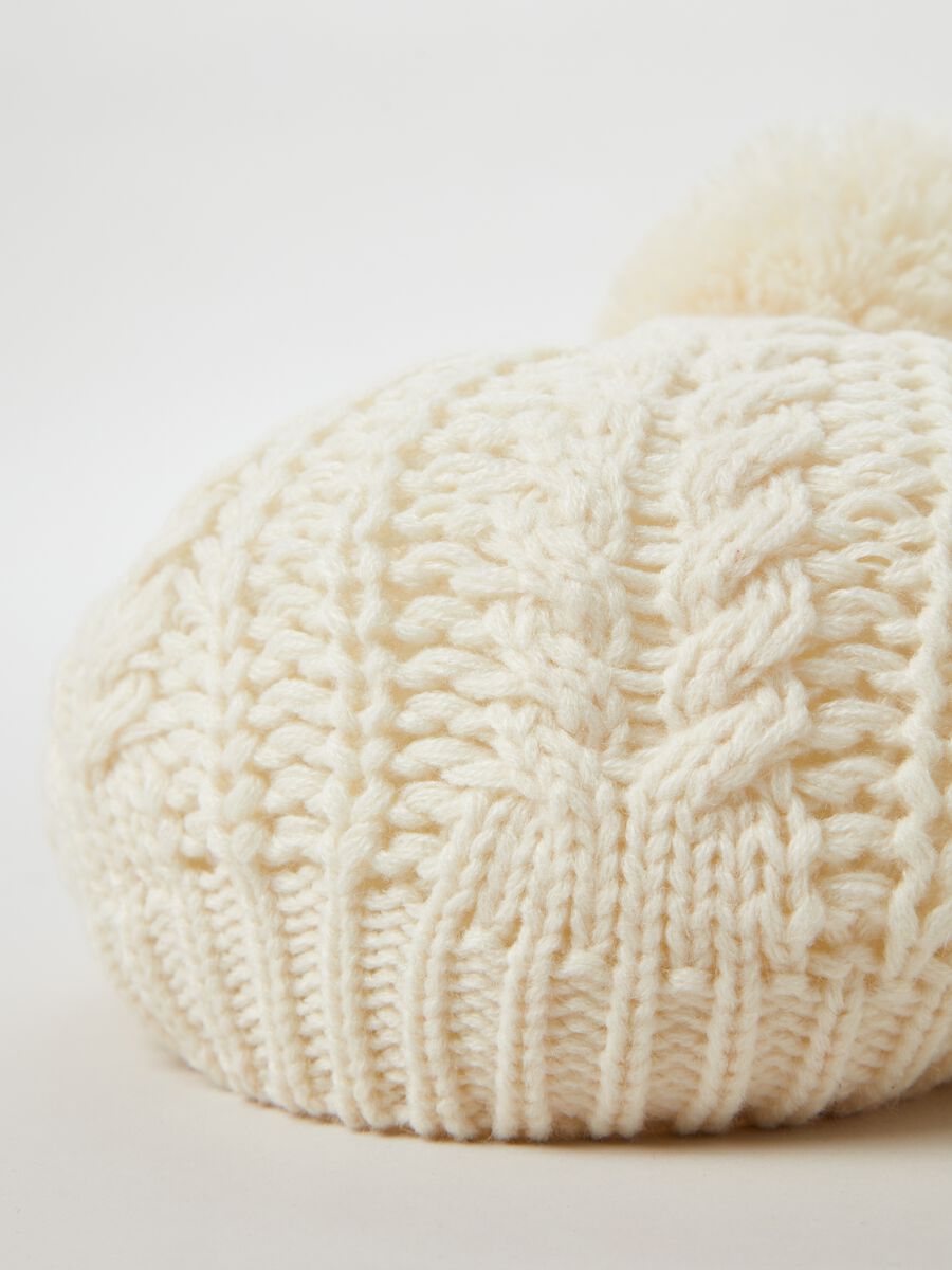 Cable-knit French beret with pompom_2