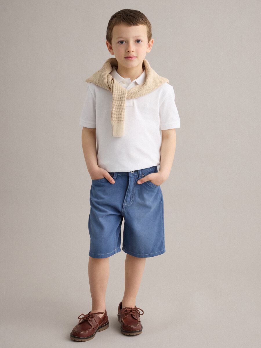 Blue denim cargo shorts in pure cotton for boys, baggy fit_0
