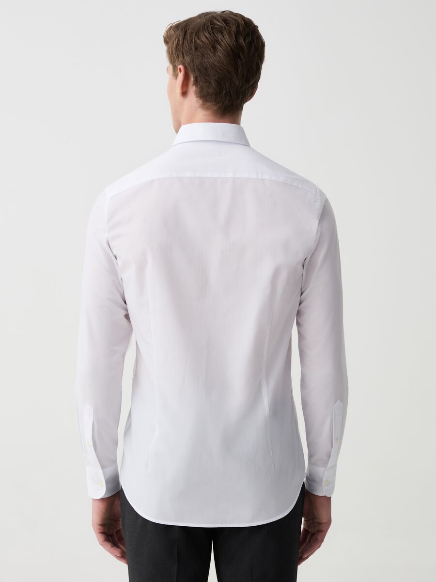Slim-fit shirt with button-down collar_2