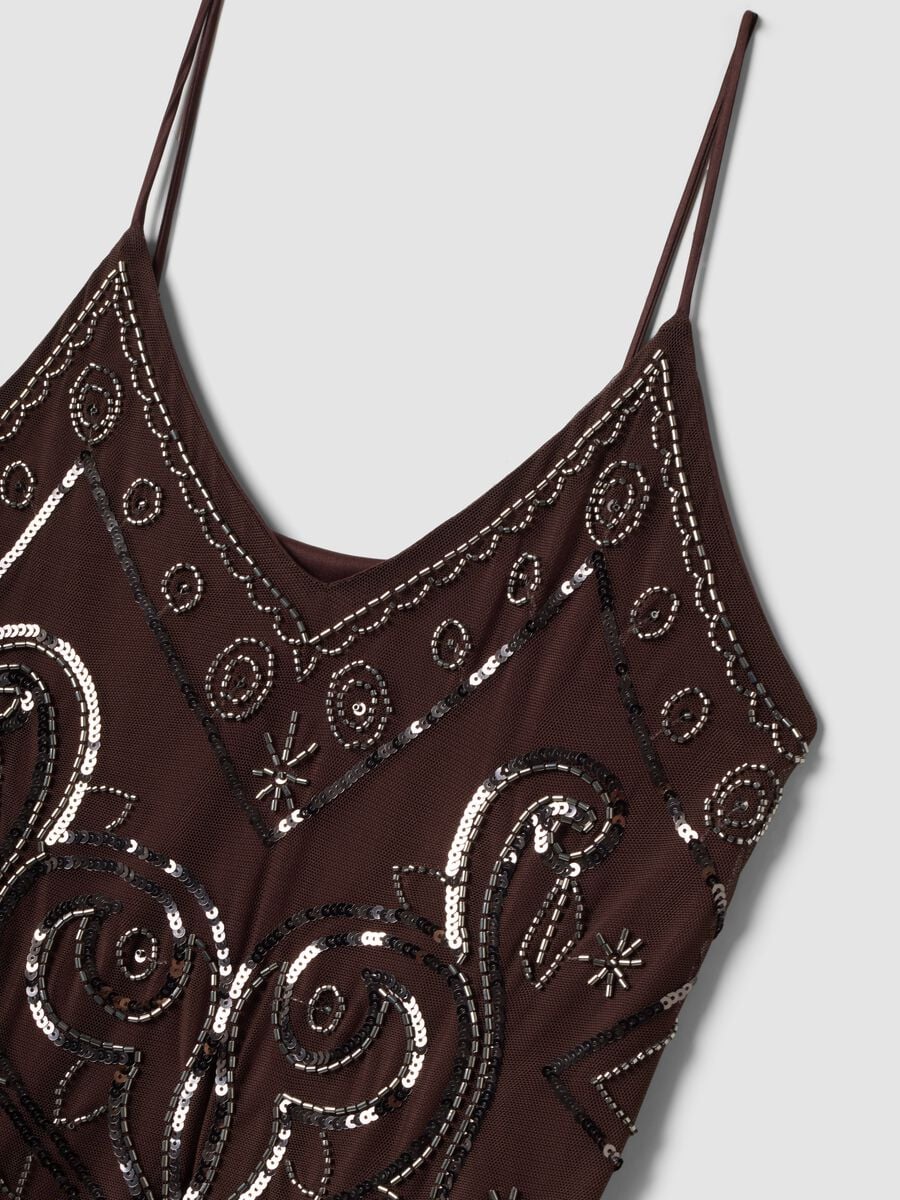 Brown fitted stretch dress with sequins_2
