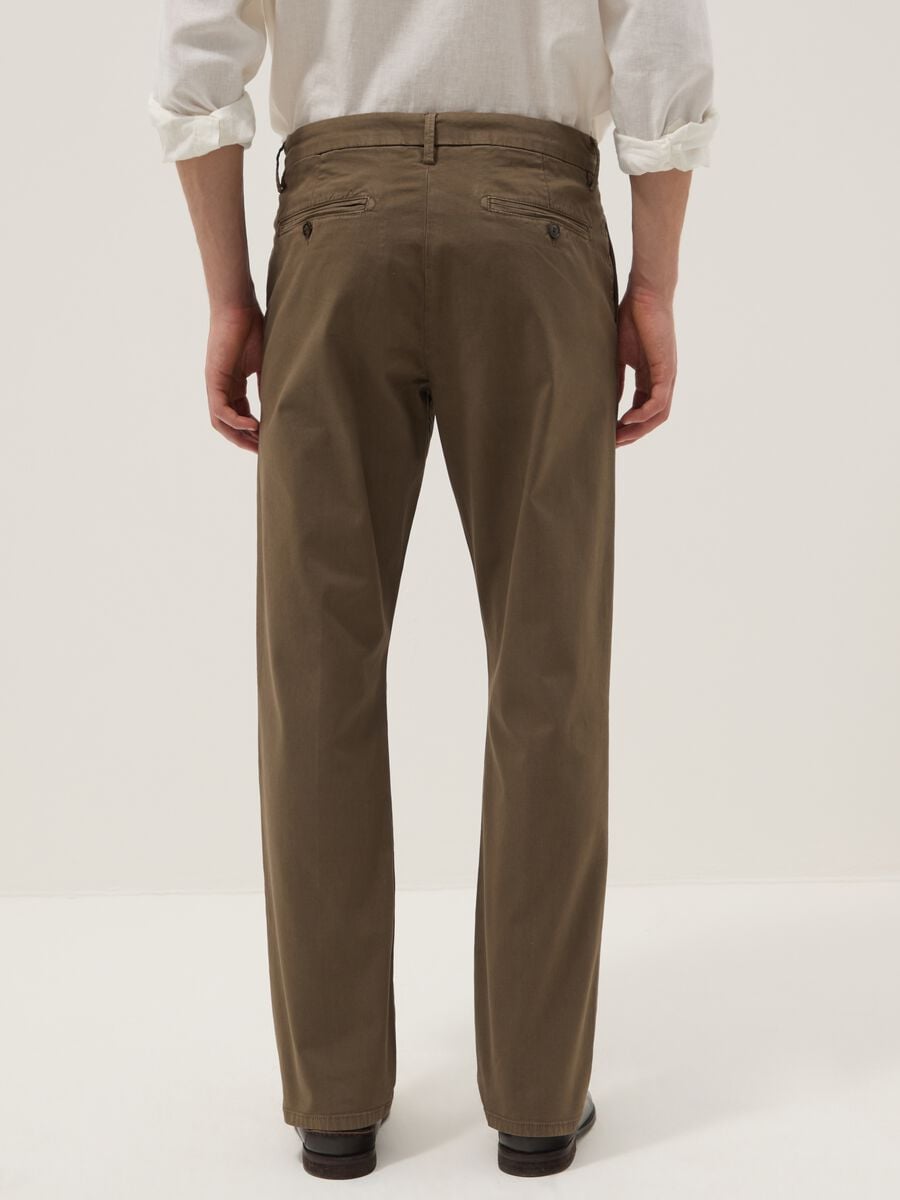 Brown regular-fit stretch cotton chino trousers_2