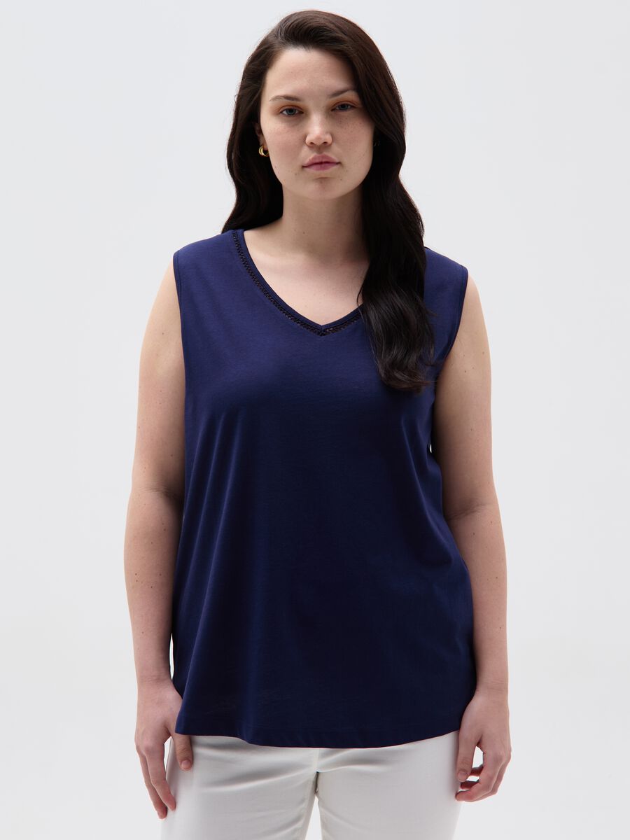 Essential Curvy tank top with V neck_0