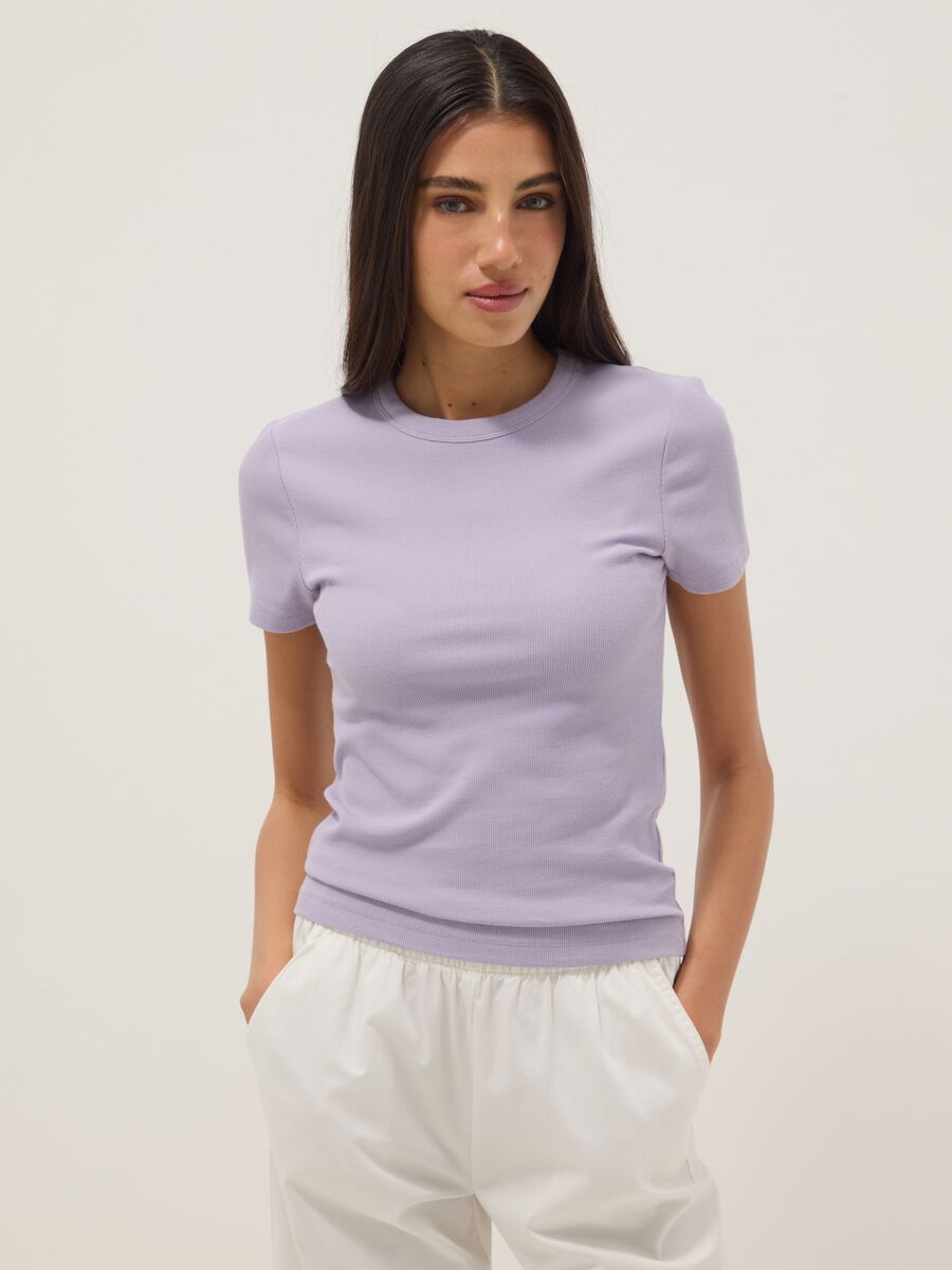 Violettfarbenes Slim-Fit T-Shirt aus Stretch-Baumwolle mit kurzen &Auml;rmeln_1