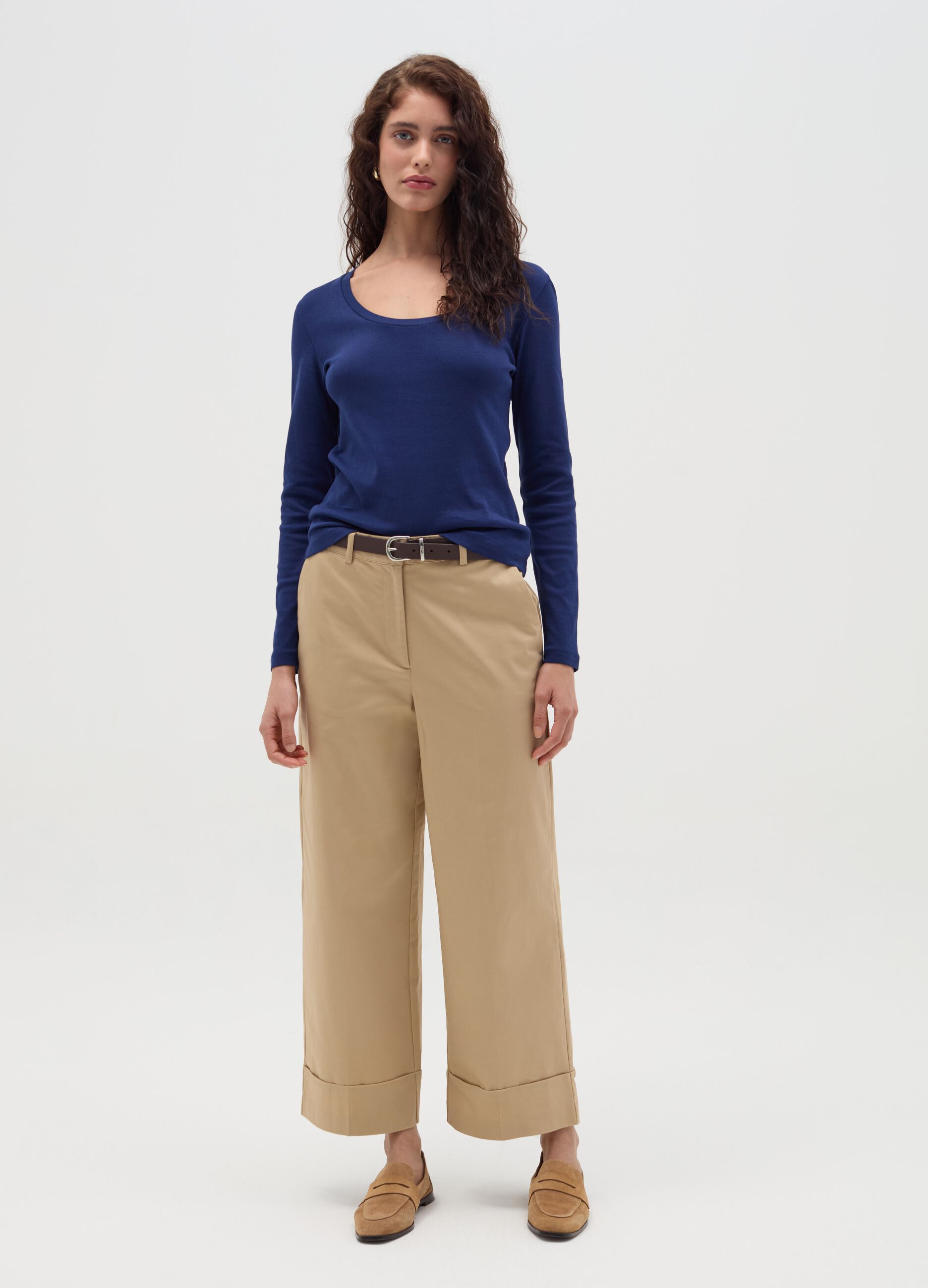 Long-sleeved T-shirt with round neck