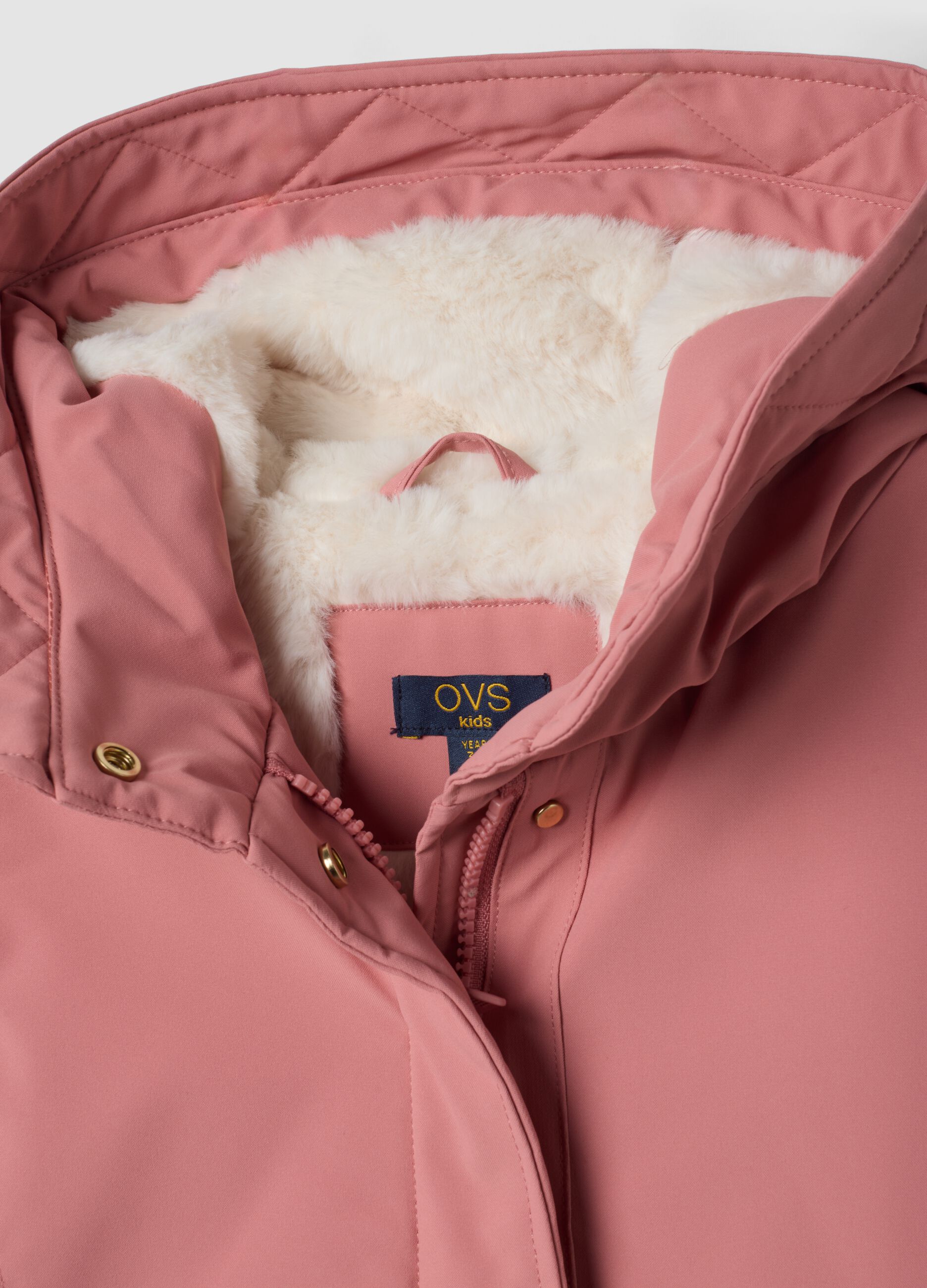 Giacca imbottita rosa con cappuccio e zip idrorepellente