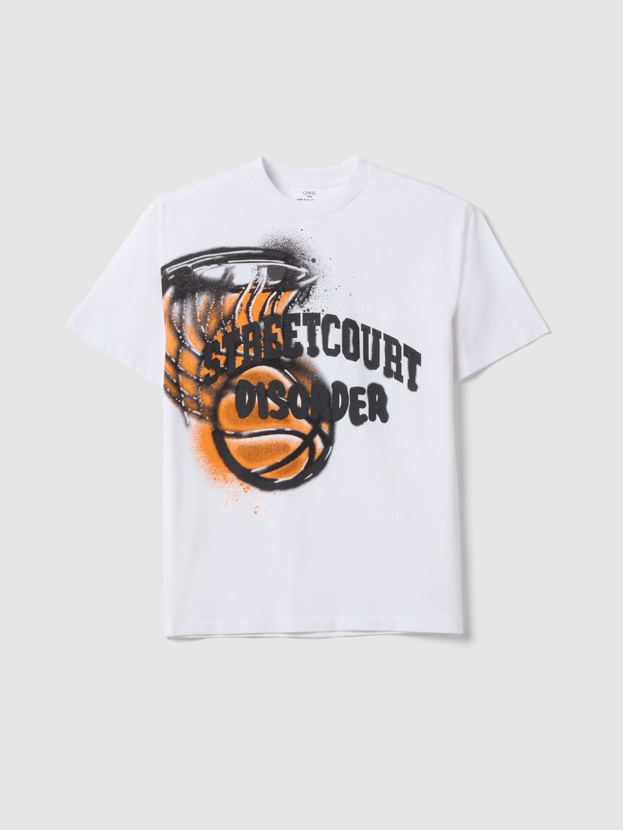 Wei&szlig;es Oversize-T-Shirt aus reiner Baumwolle mit Basketball-Print f&uuml;r Jungen_0