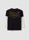 T-shirt preta regular fit em algod&atilde;o puro com mangas duplas e estampado para menino_1