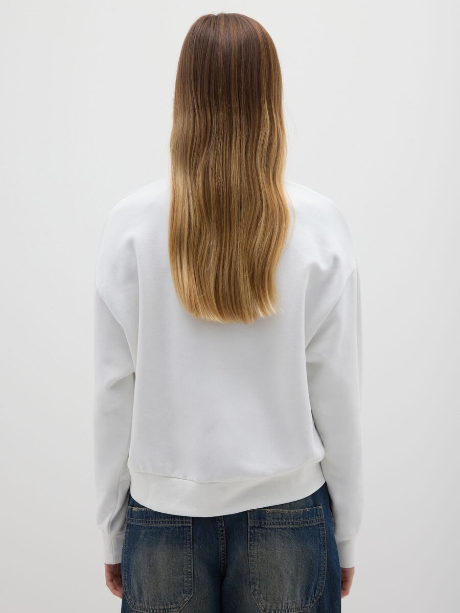 White cotton blend regular fit sweatshirt with Christmas print_2