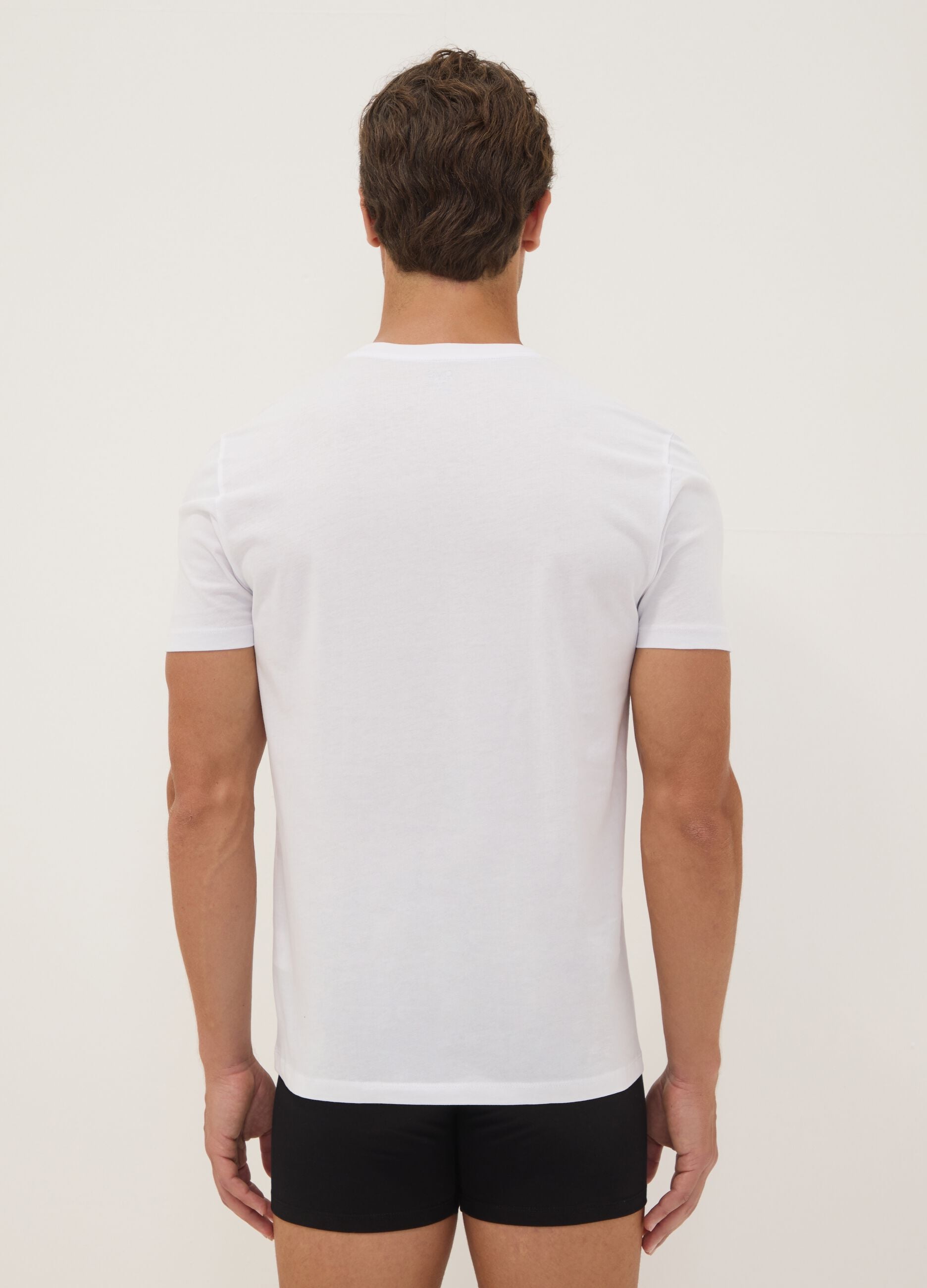 3-pack of white organic cotton V-neck T-shirts