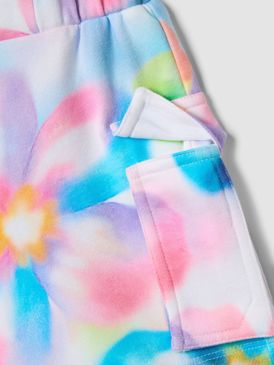 Girls&rsquo; multicolour cotton-blend shorts with floral pattern_3