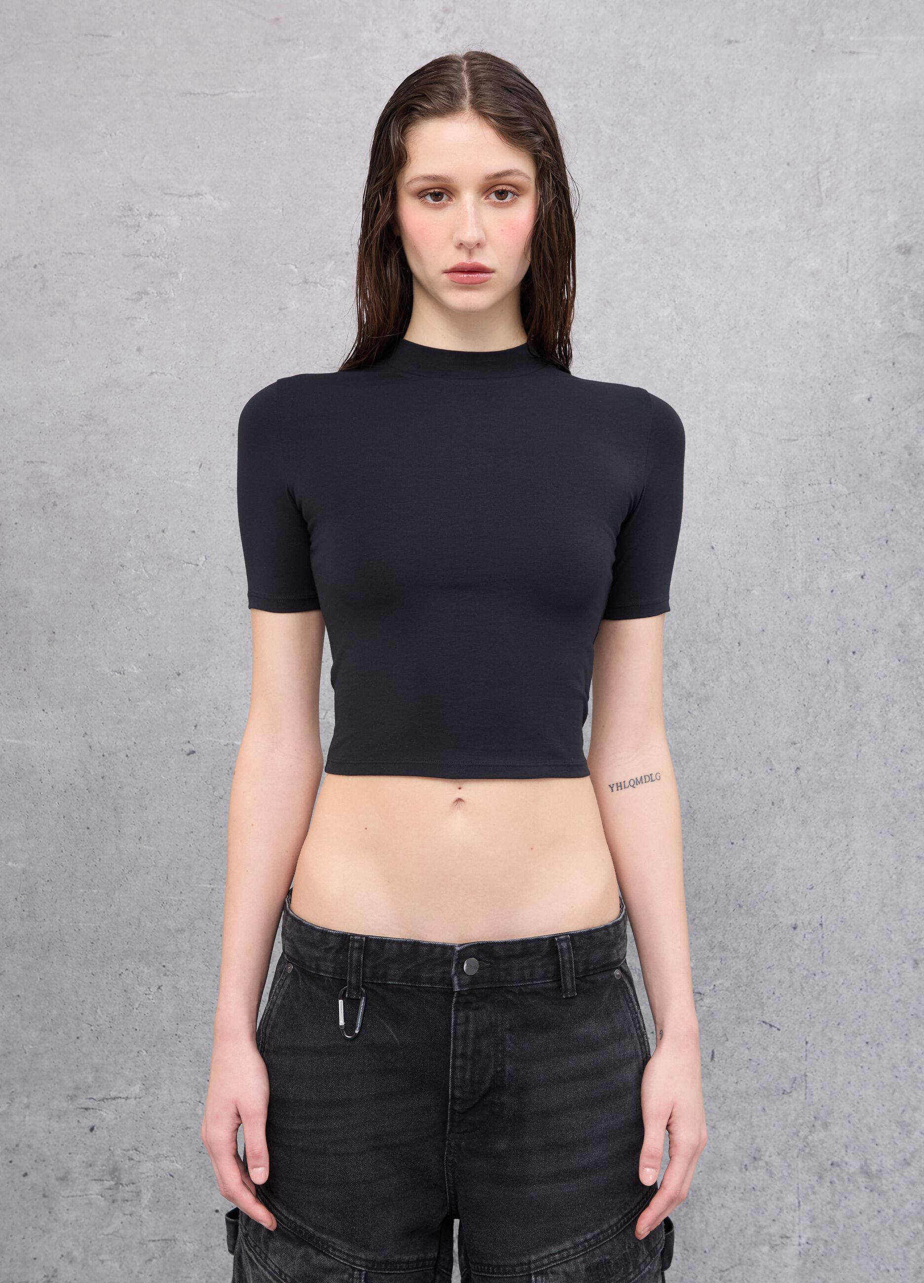 &Mu;&alpha;ύ&rho;&omicron; &Mu;&pi;&lambda;&omicron;&upsilon;&zeta;ά&kappa;&iota; Mock Neck