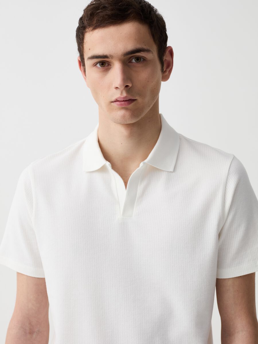 Organic cotton polo shirt with textured weave_2