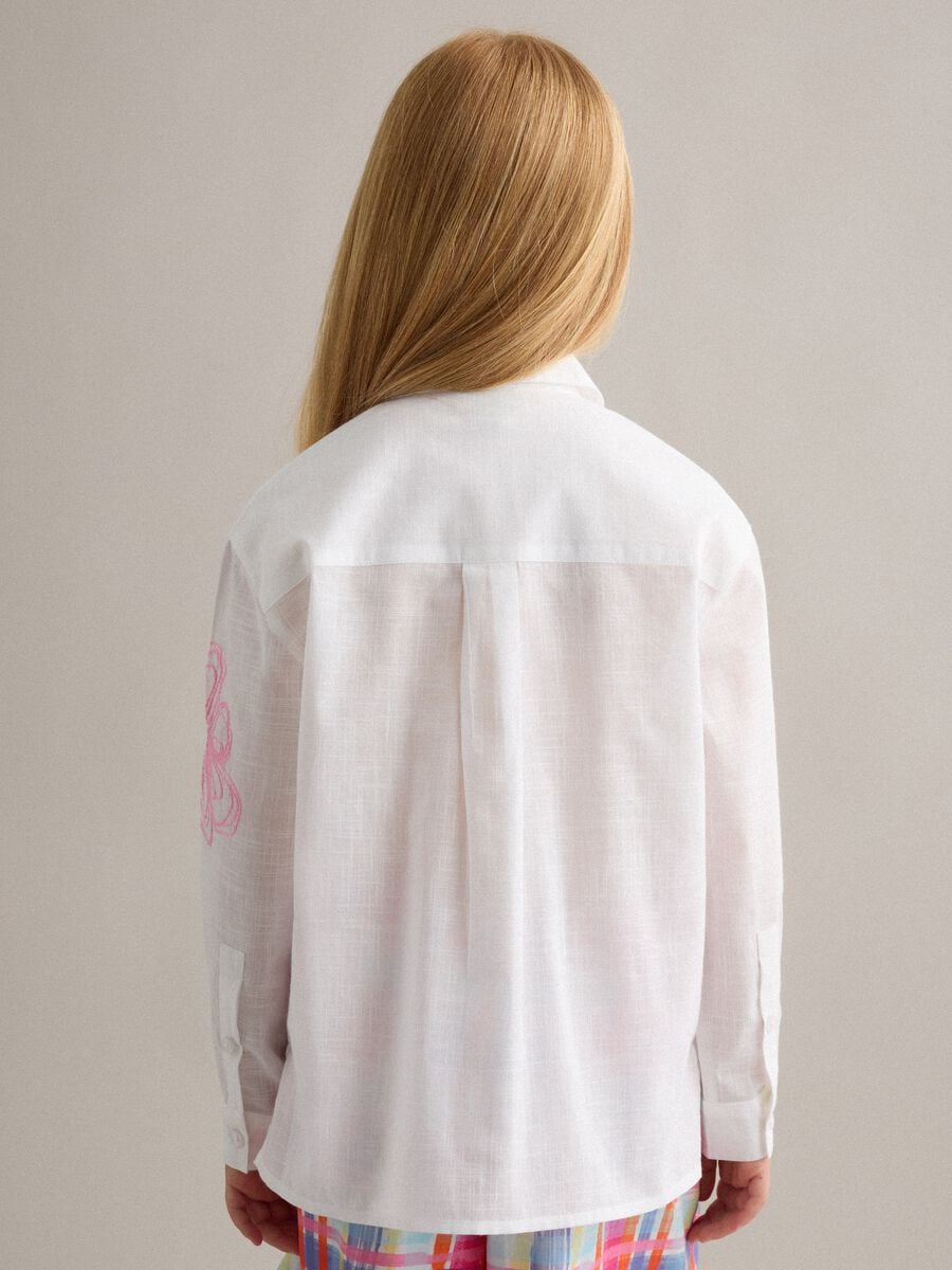 Camisa blanca de algod&oacute;n puro con bordados florales_1