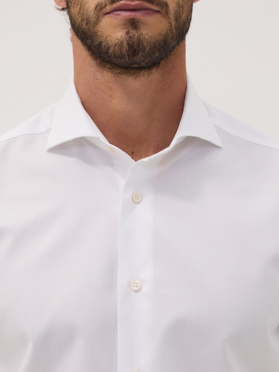 White shirt in pure compact cotton with slim-fit French collar_1