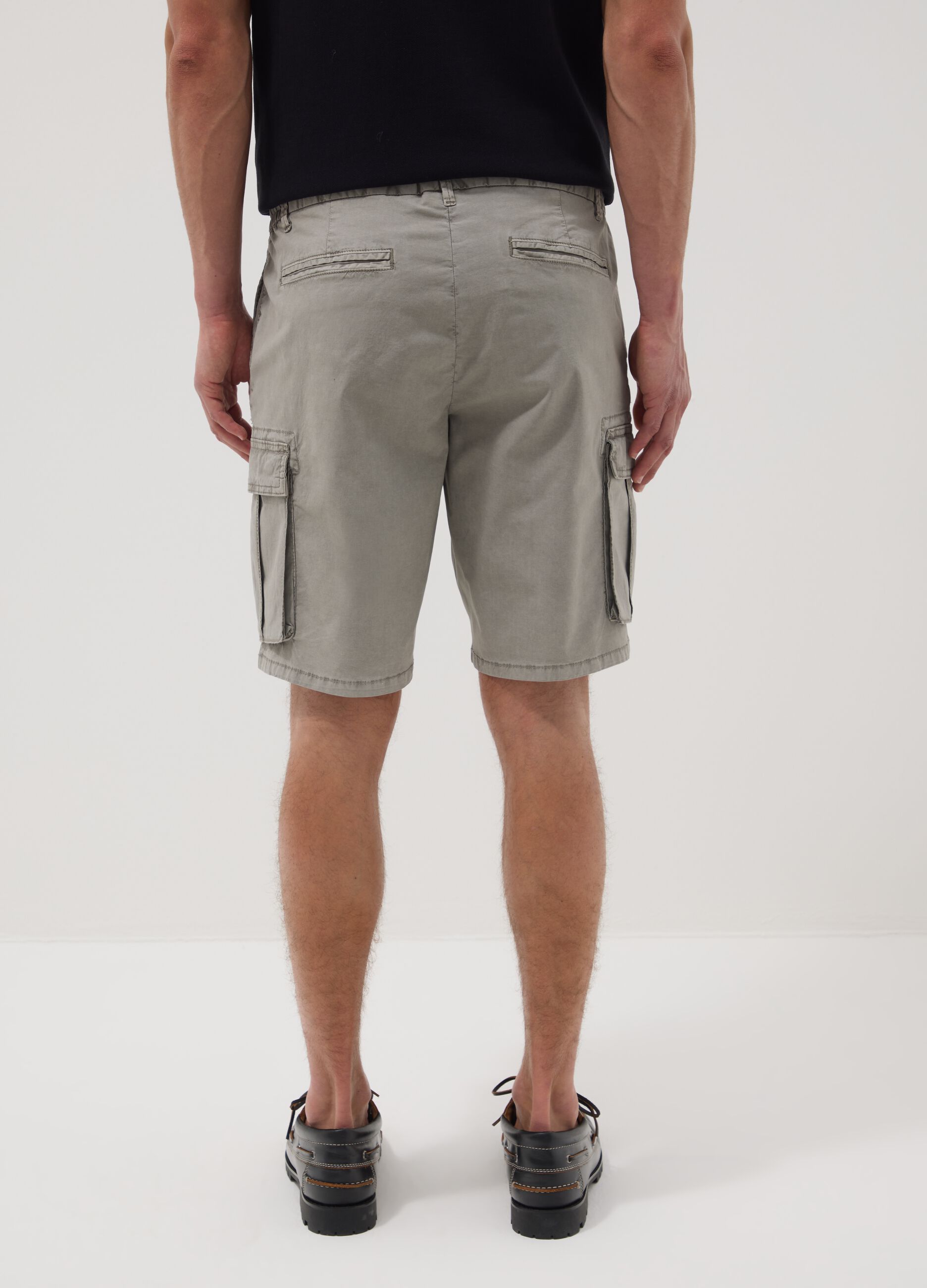 Graue Cargo-Shorts aus elastischer Baumwolle