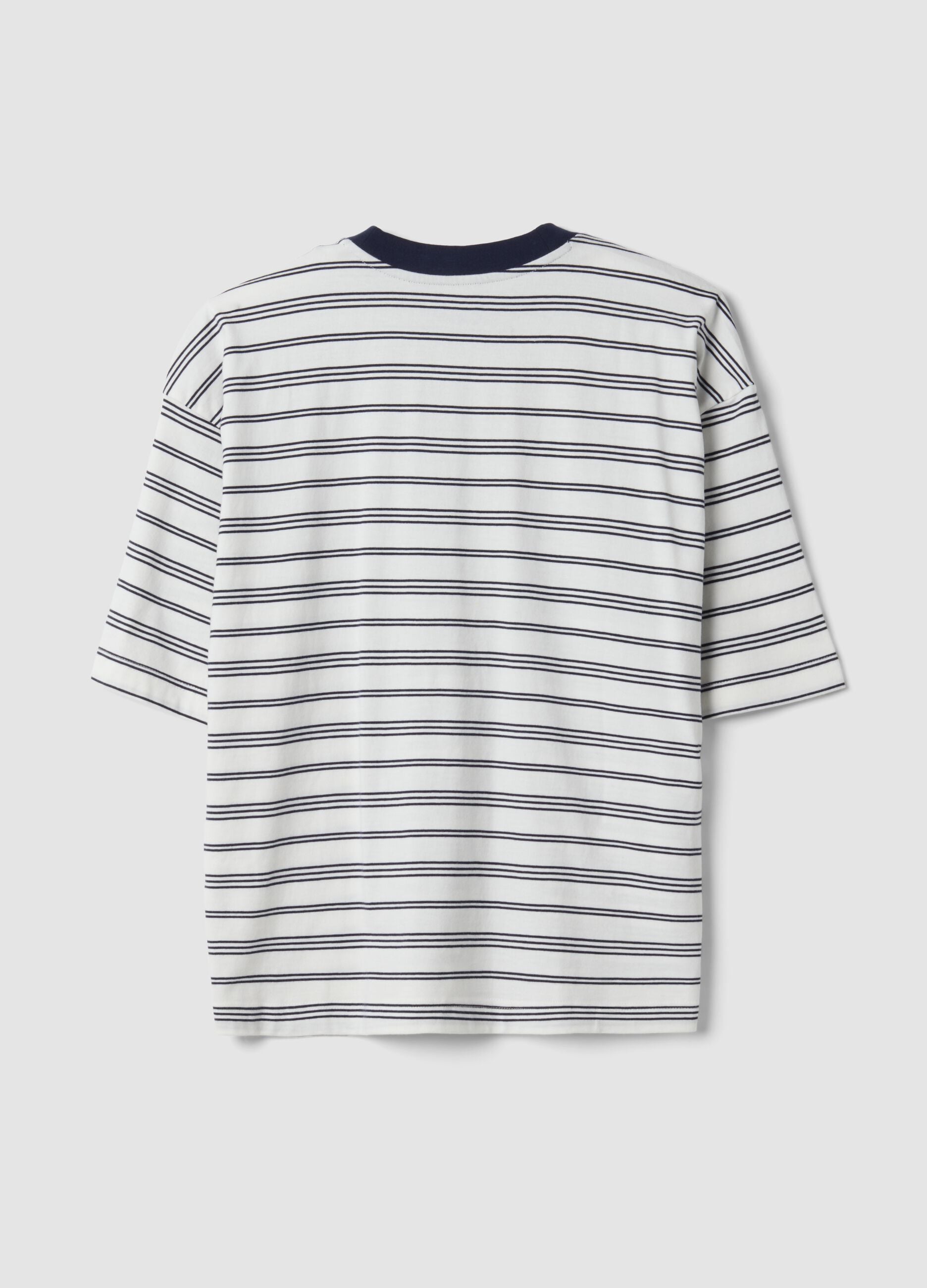 Blaues gestreiftes Boxy-Fit-T-Shirt aus reiner Baumwolle