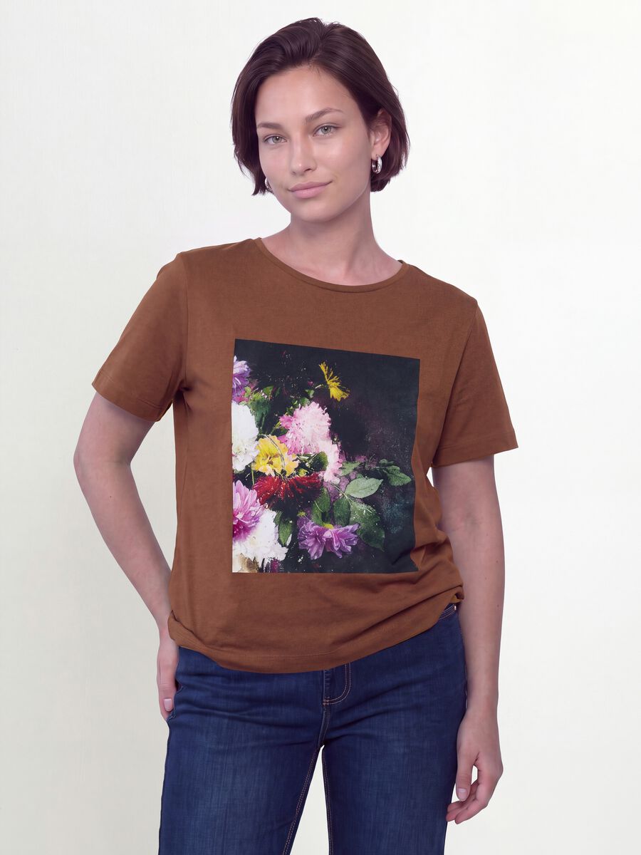 Brown pure cotton T-shirt with floral print, regular fit_0