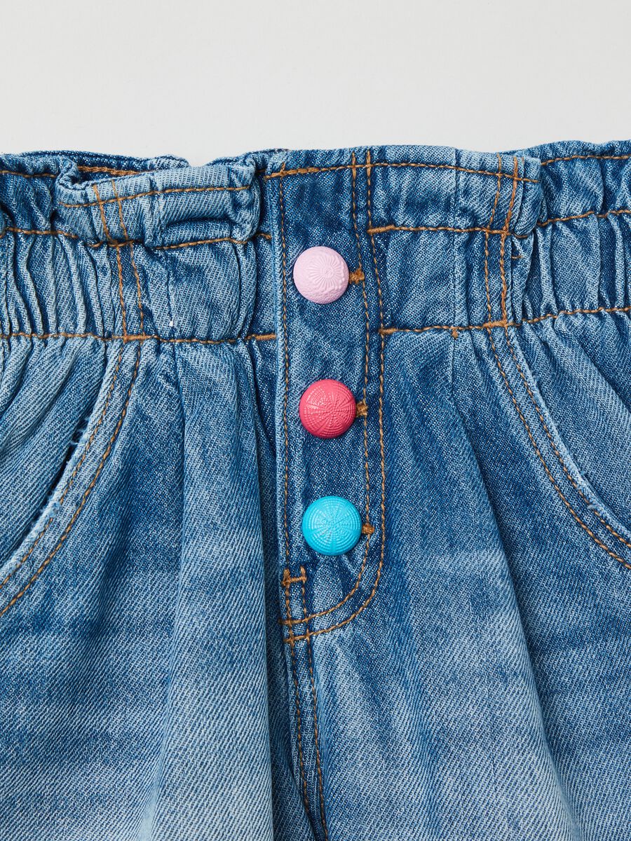 Paper bag shorts with multicoloured buttons_2