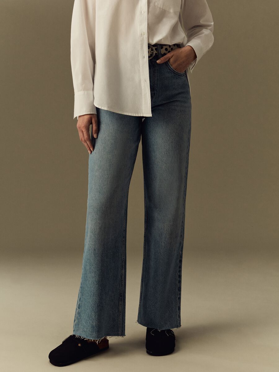 Straight-fit jeans with raw edging_1