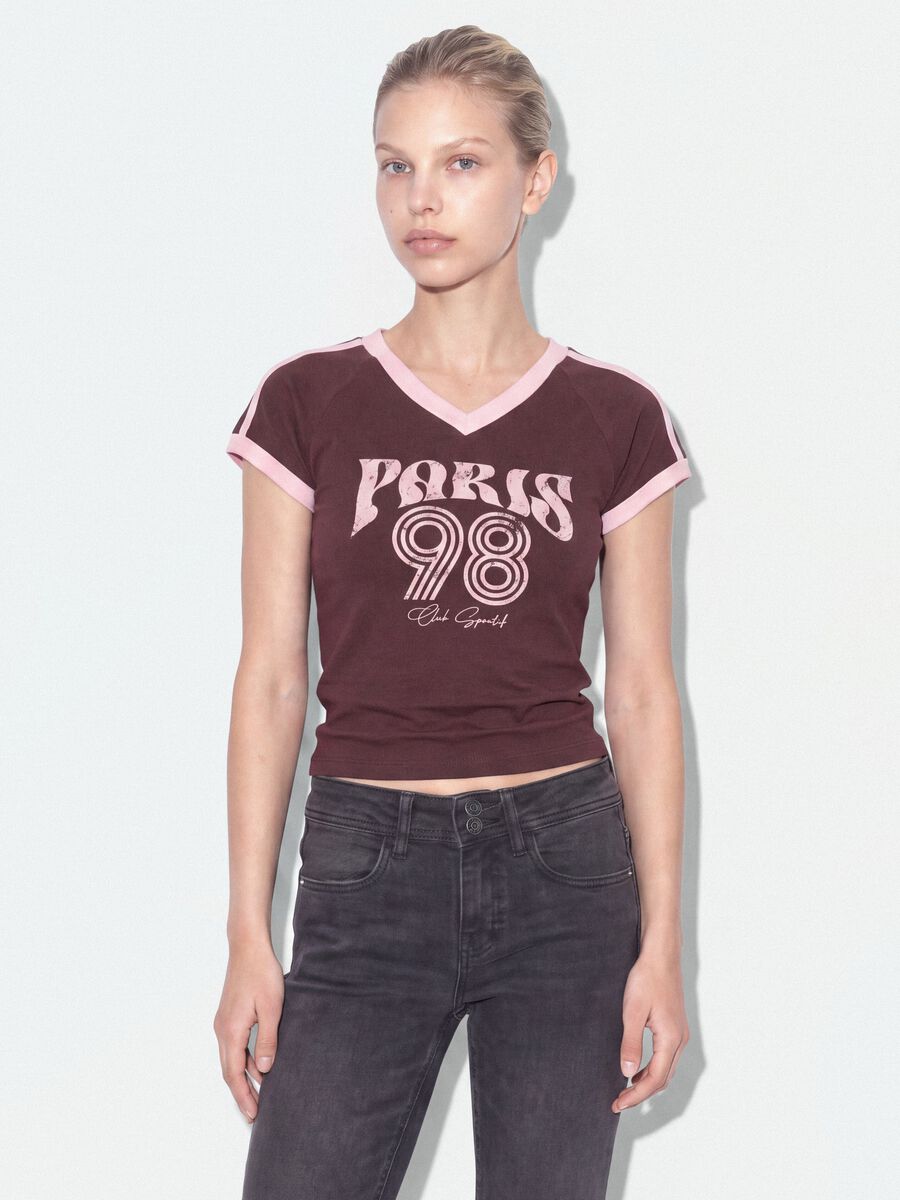 Brown pure cotton V-neck T-shirt with front print_0