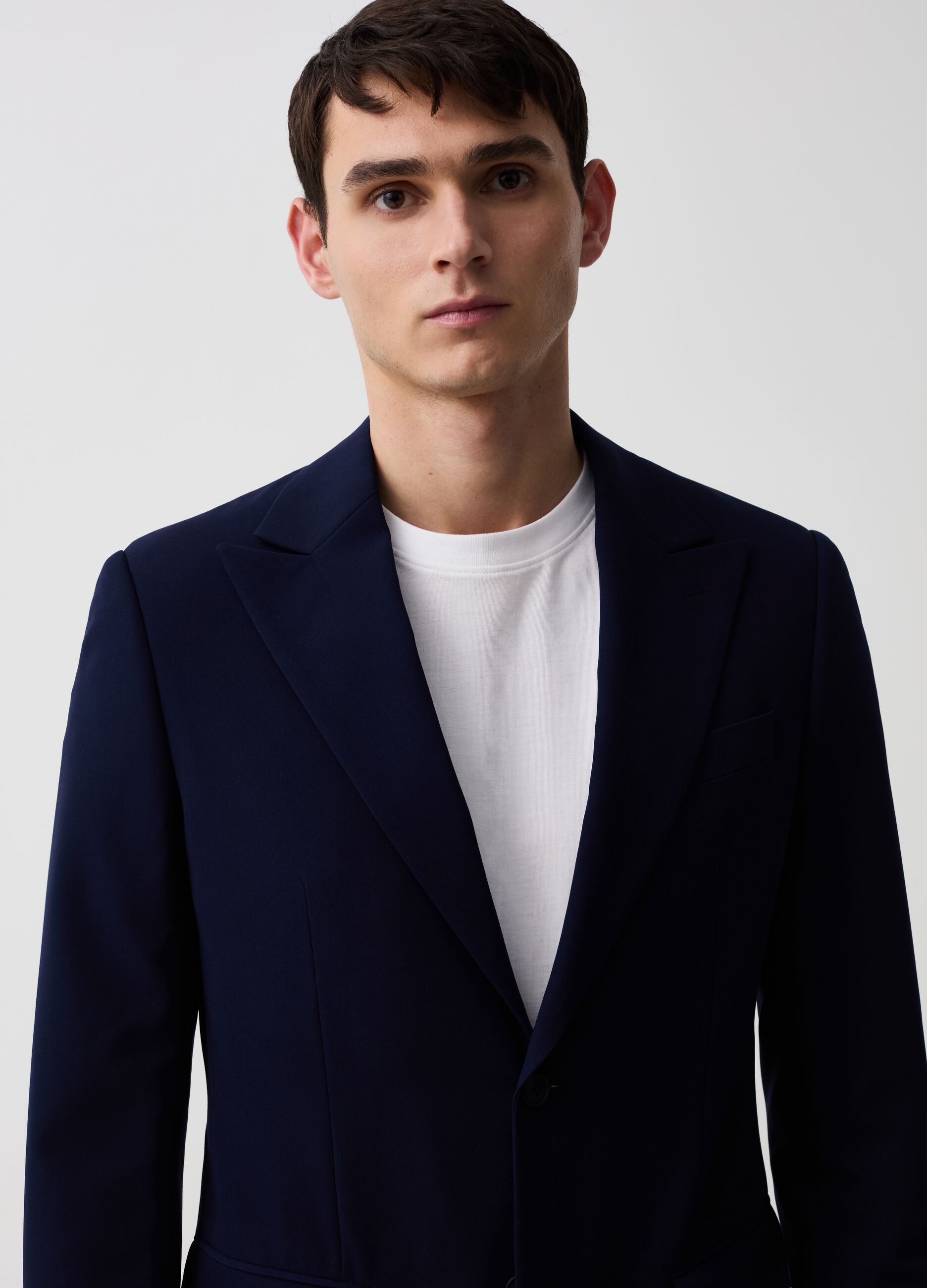 Solid colour single-breasted regular-fit blazer