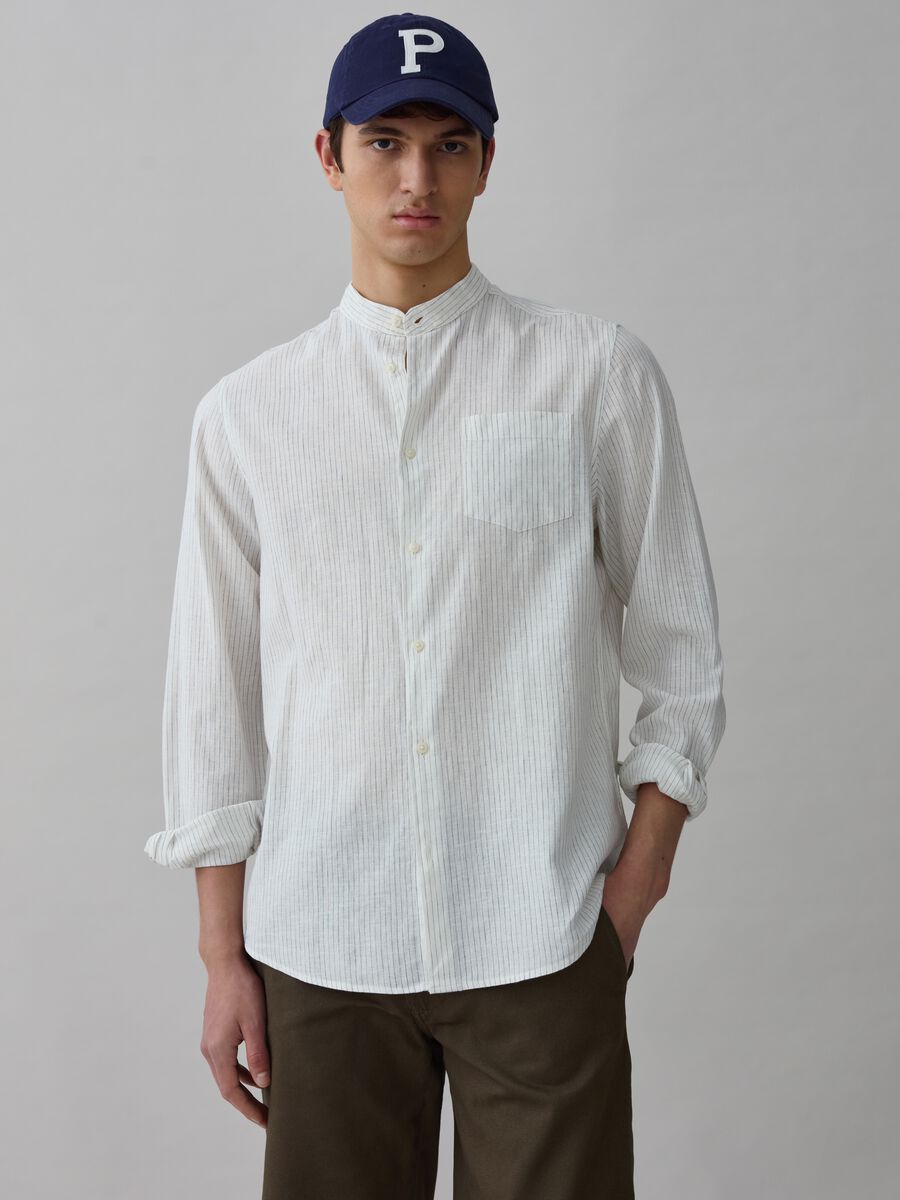 Camisa de lino y algodón de rayas finas_0