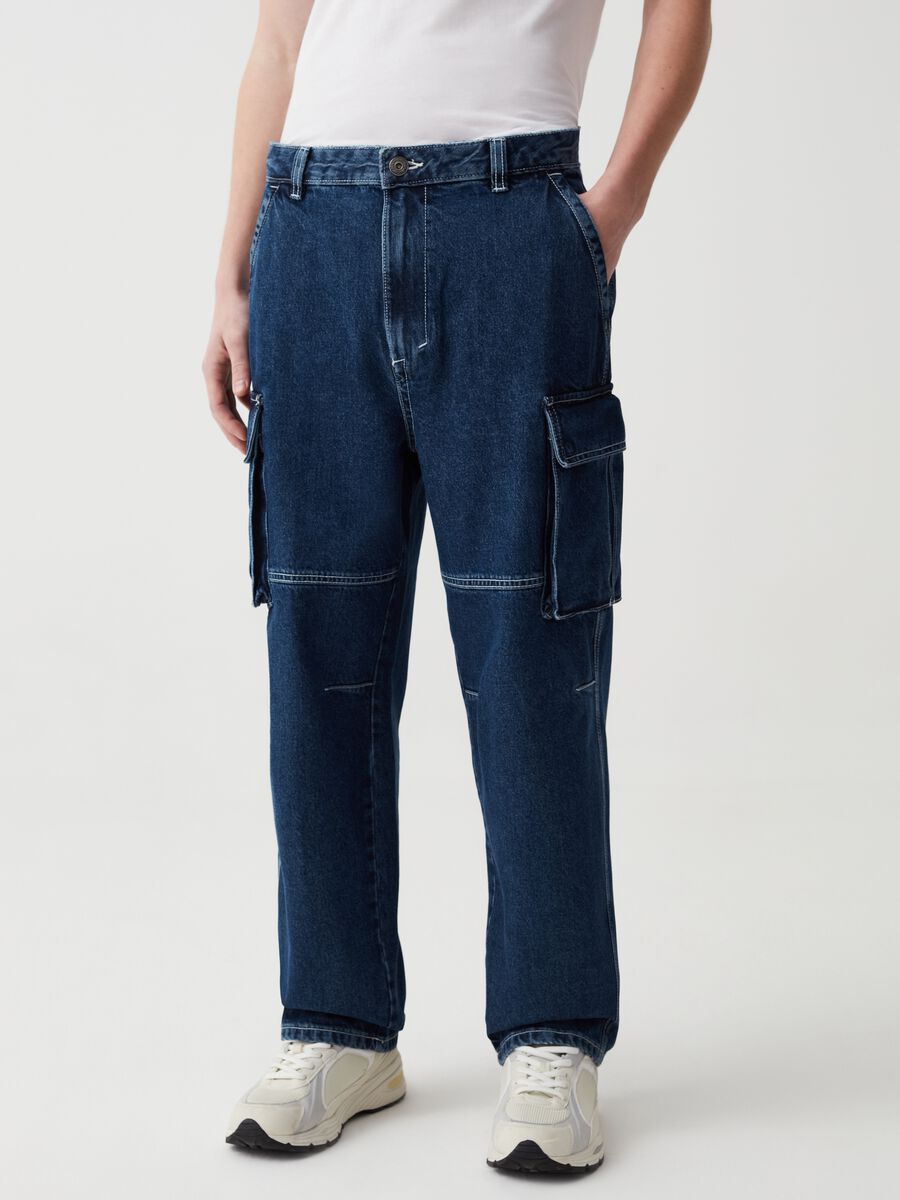 Wide-leg cagro jeans with contrasting seams_1