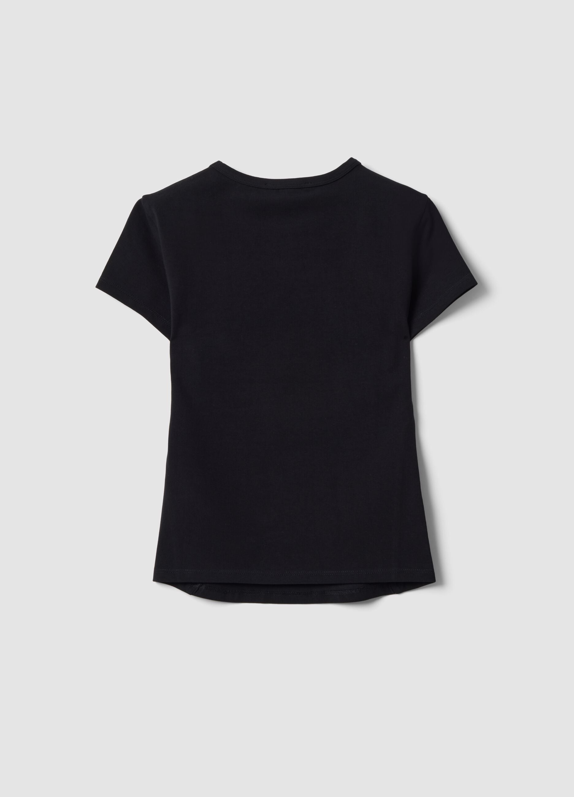 Camiseta negra entallada de algod&oacute;n el&aacute;stico con aplicaciones de strass