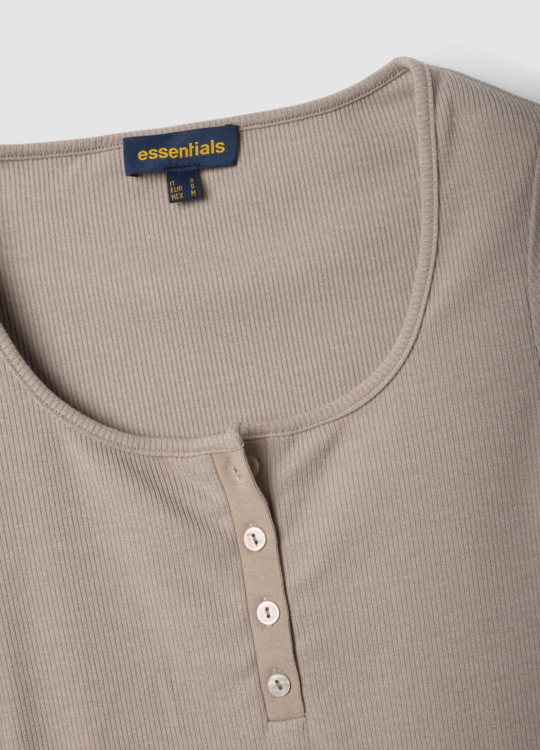 T-shirt bege em viscose el&aacute;stica com gola redonda