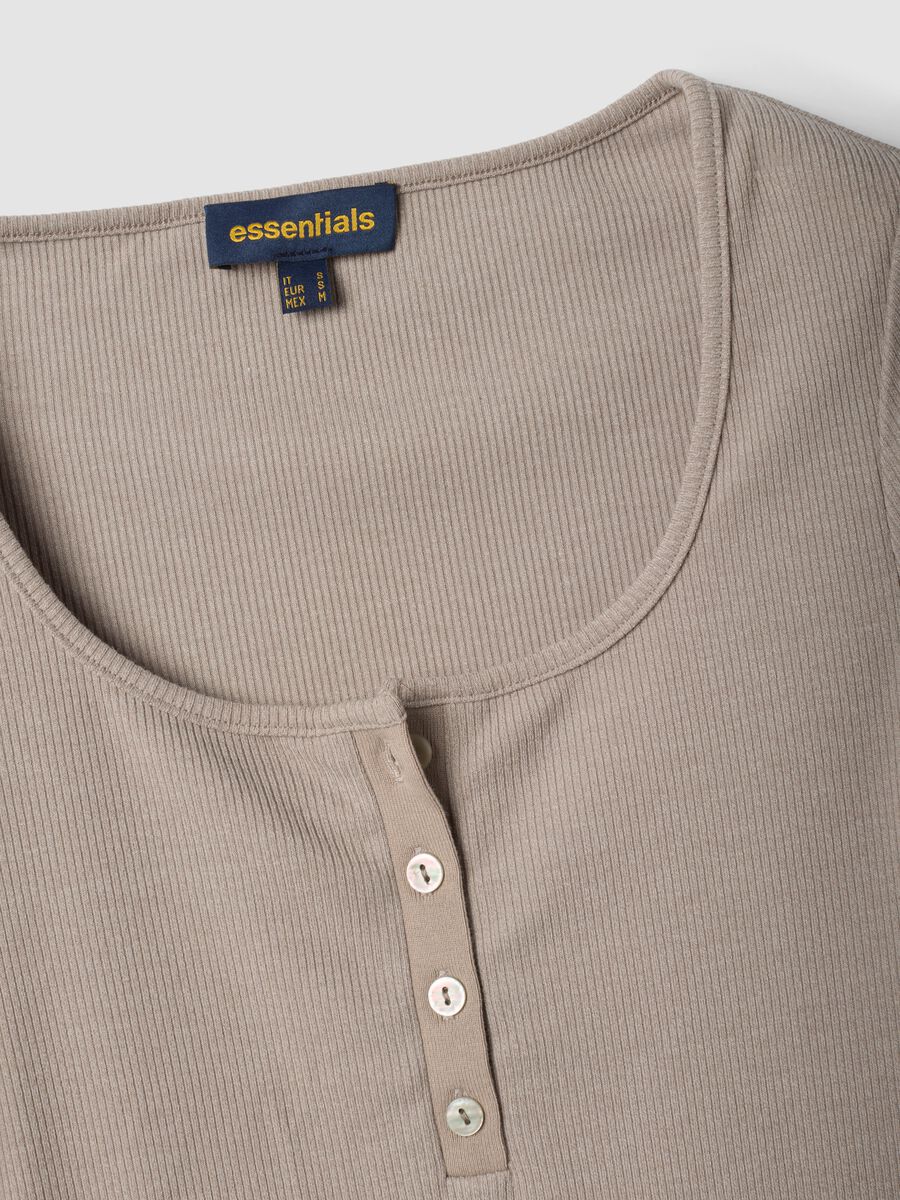 Beiges T-Shirt aus elastischer Viskose mit Rundhalsausschnitt_5