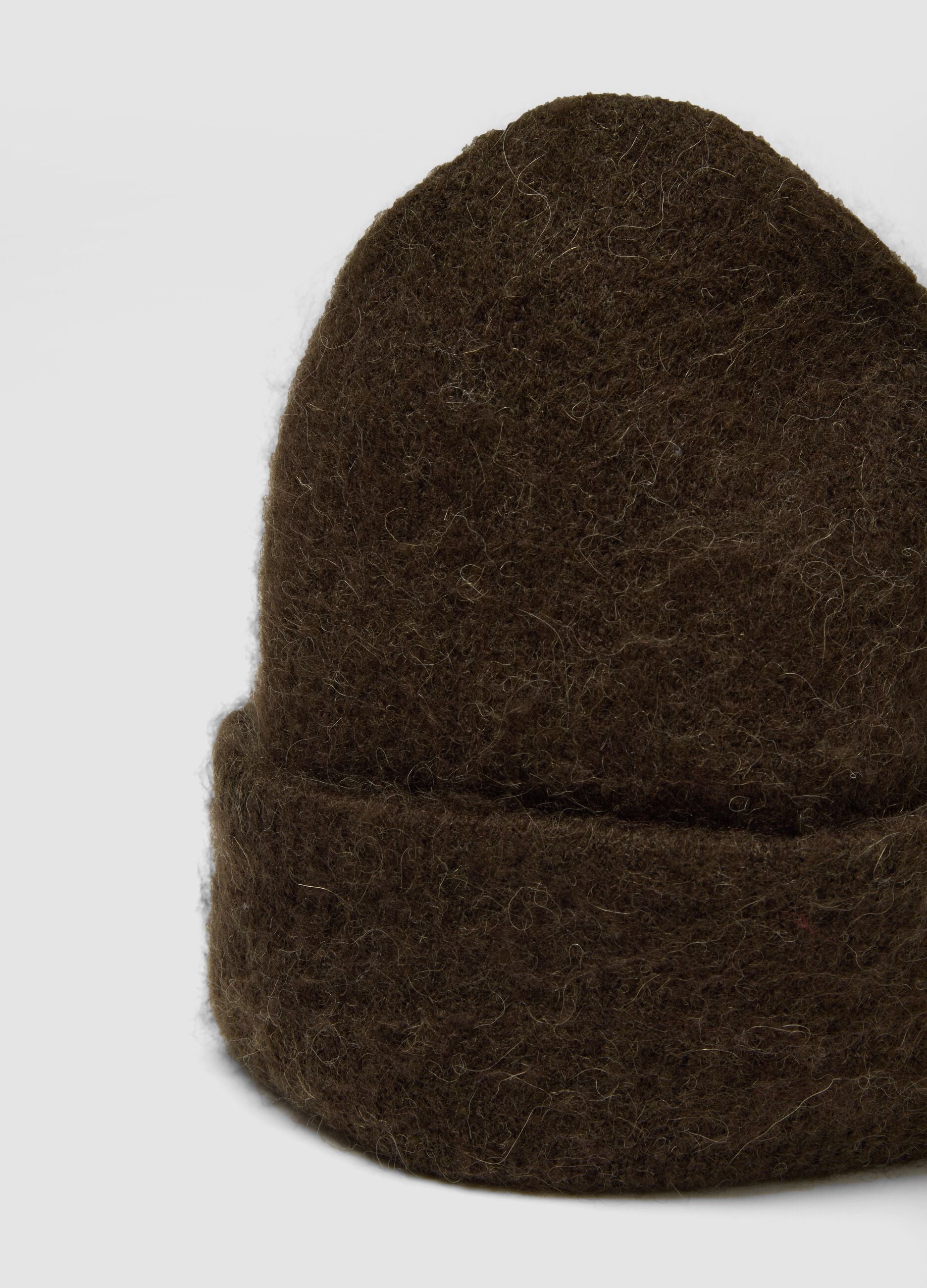 Berretto marrone in lana e alpaca elasticizzato