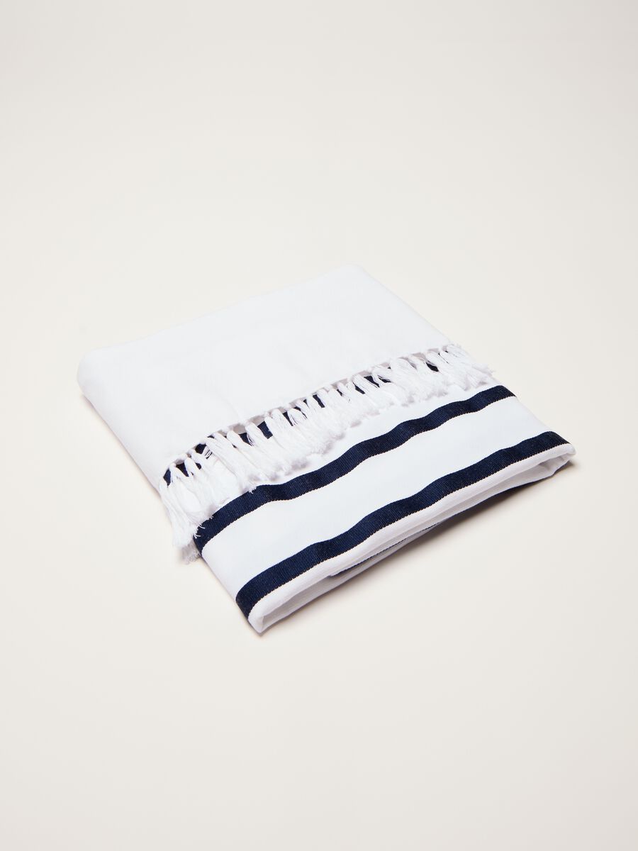 Striped beach towel with fringing_0