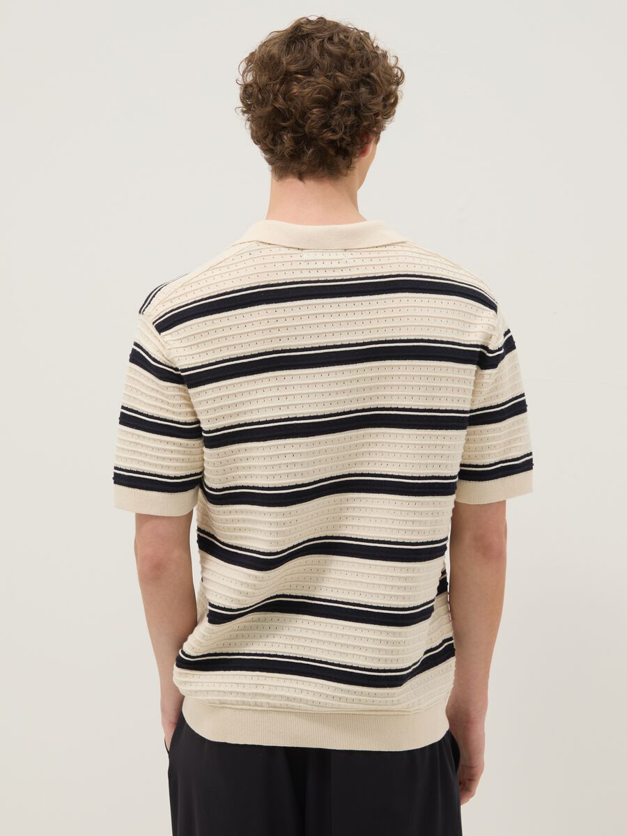 Beige gestreiftes Poloshirt aus reiner Baumwolle mit klassischem Kragen, Oversize-Fit_3
