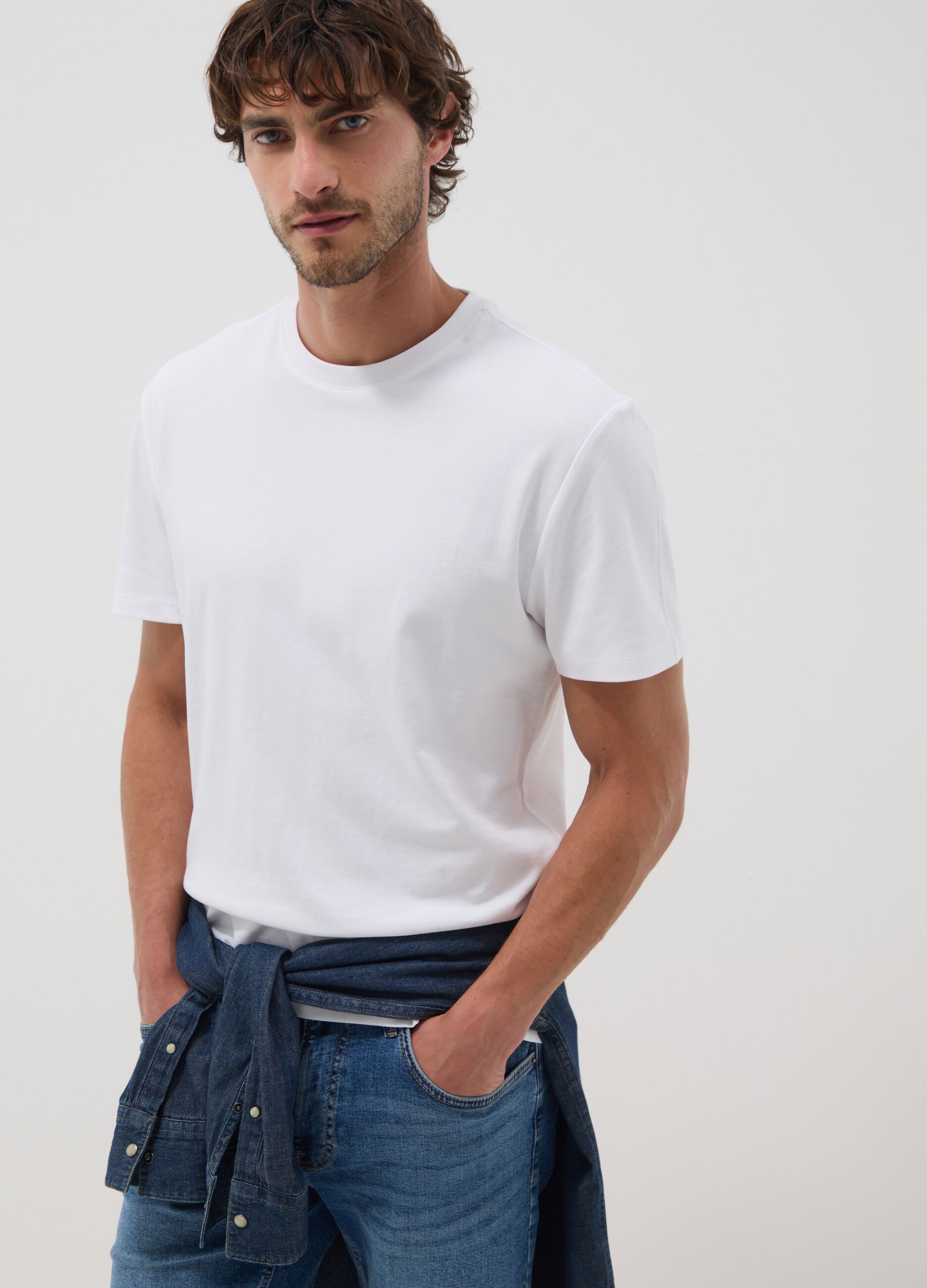 Weisses T-Shirt aus reiner Baumwolle