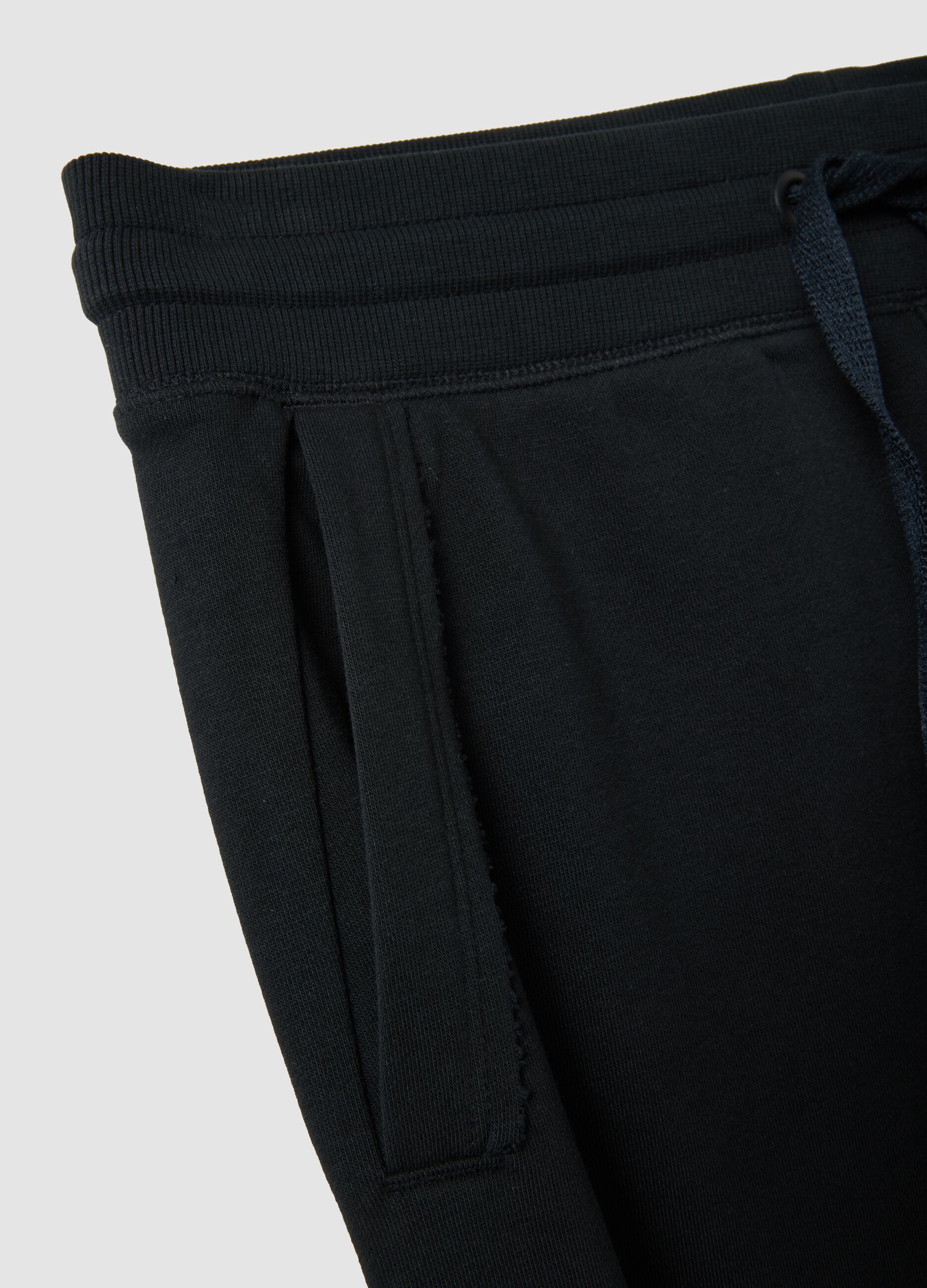 Black relaxed-fit cotton-blend shorts