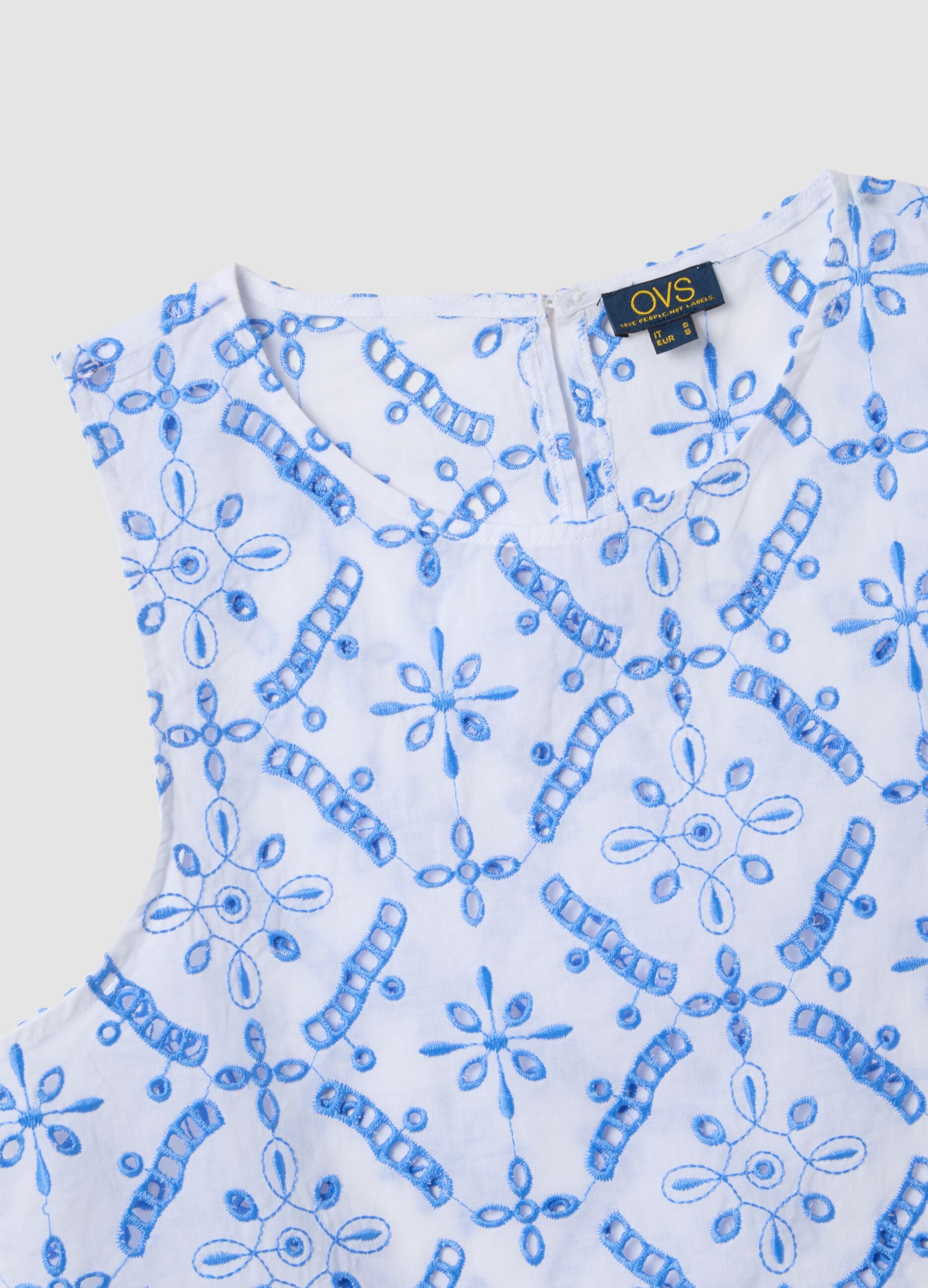 White organic cotton top with light blue embroidery