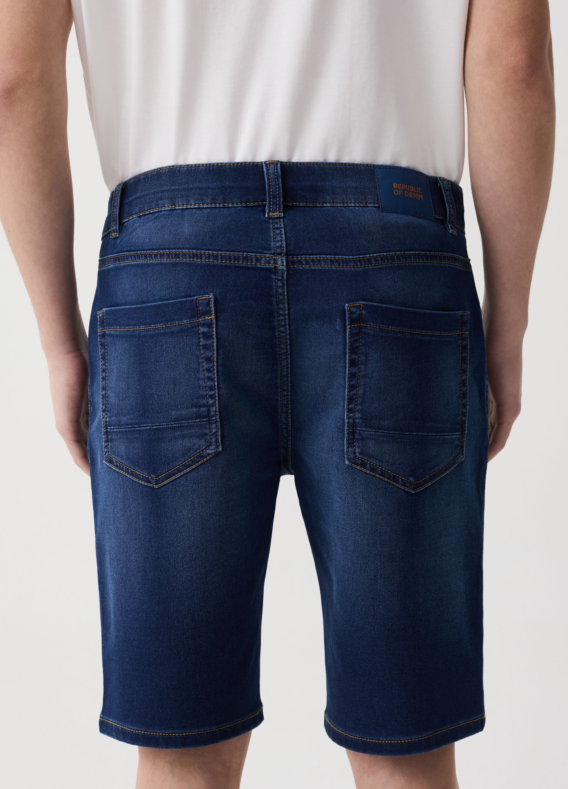 Slim-fit Bermuda shorts in denim with five pockets