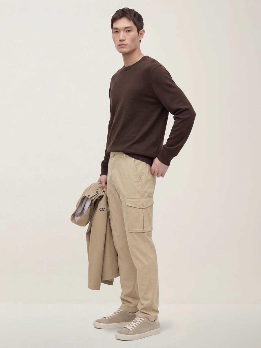 Pantaloni cargo beige in cotone elasticizzato slim fit_1