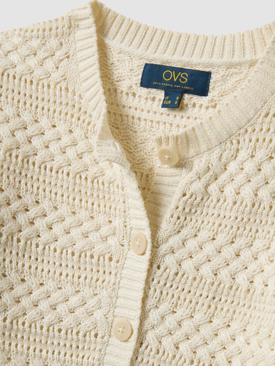 Weisse Strickjacke aus Baumwollmix in Regular Fit mit Lochstrickmuster_5