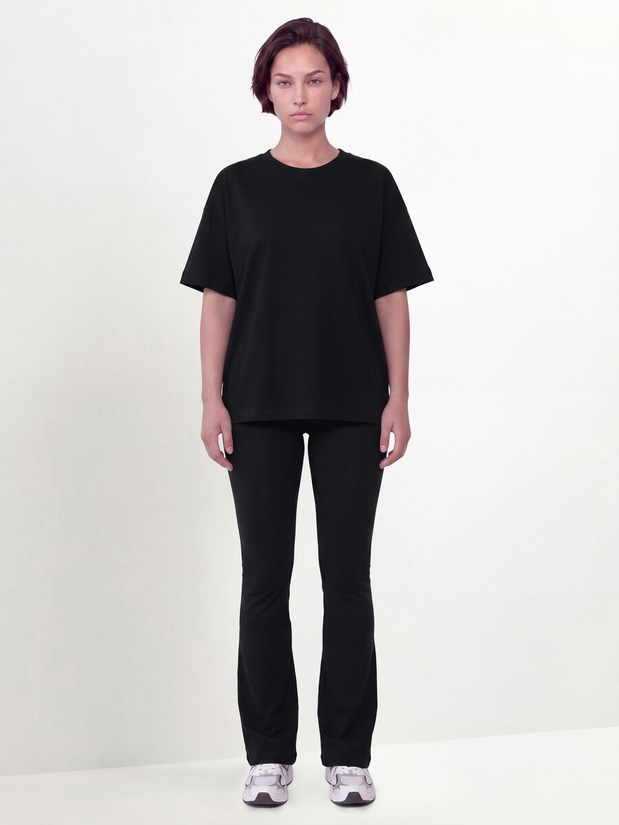 Schwarzes Rundhals-T-Shirt aus elastischem Baumwoll-Modal-Mix, Regular Fit_1